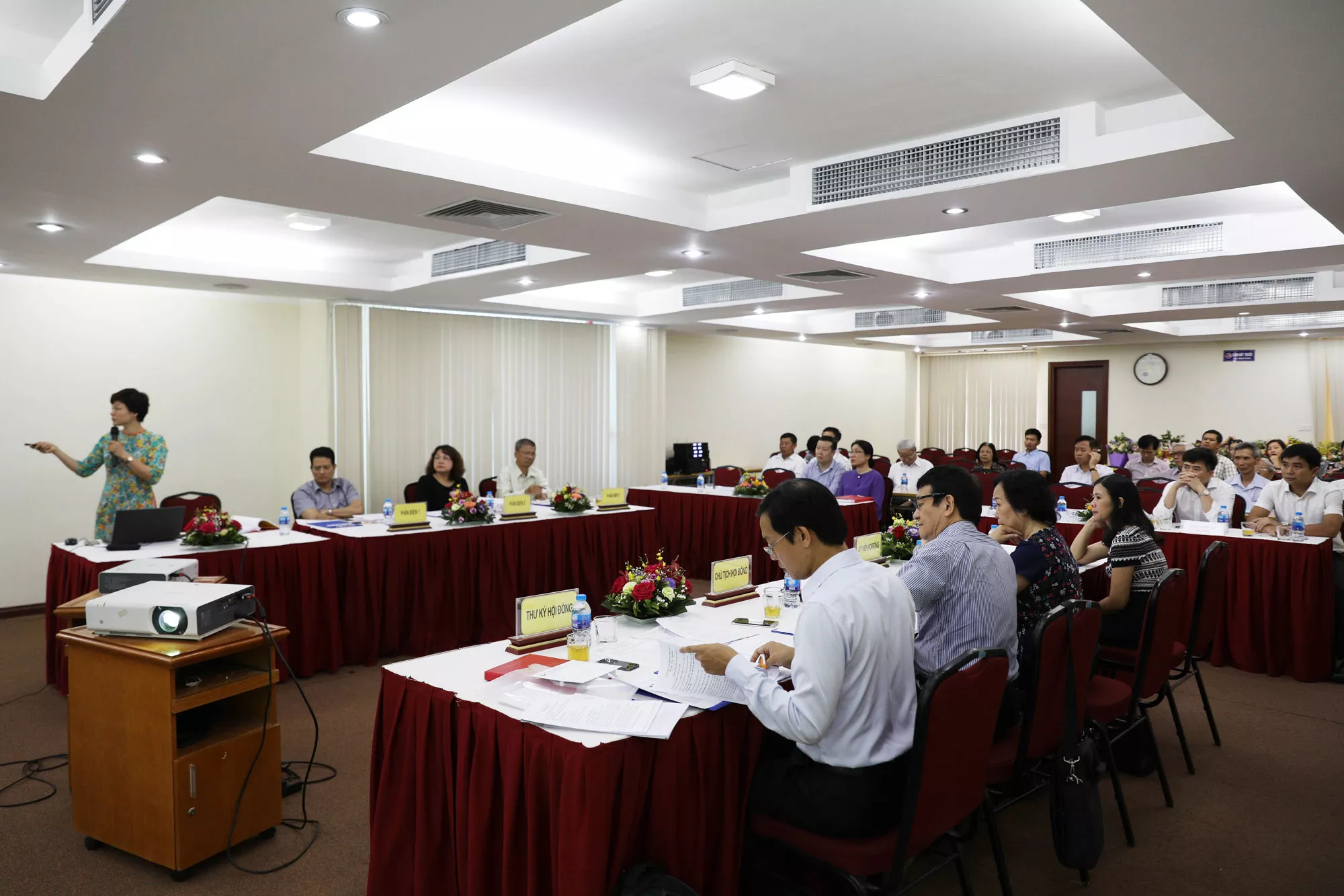 Trường Đại học Thủy lợi tổ chức bảo vệ LATS cho NCS Đỗ Thị Lan Chi