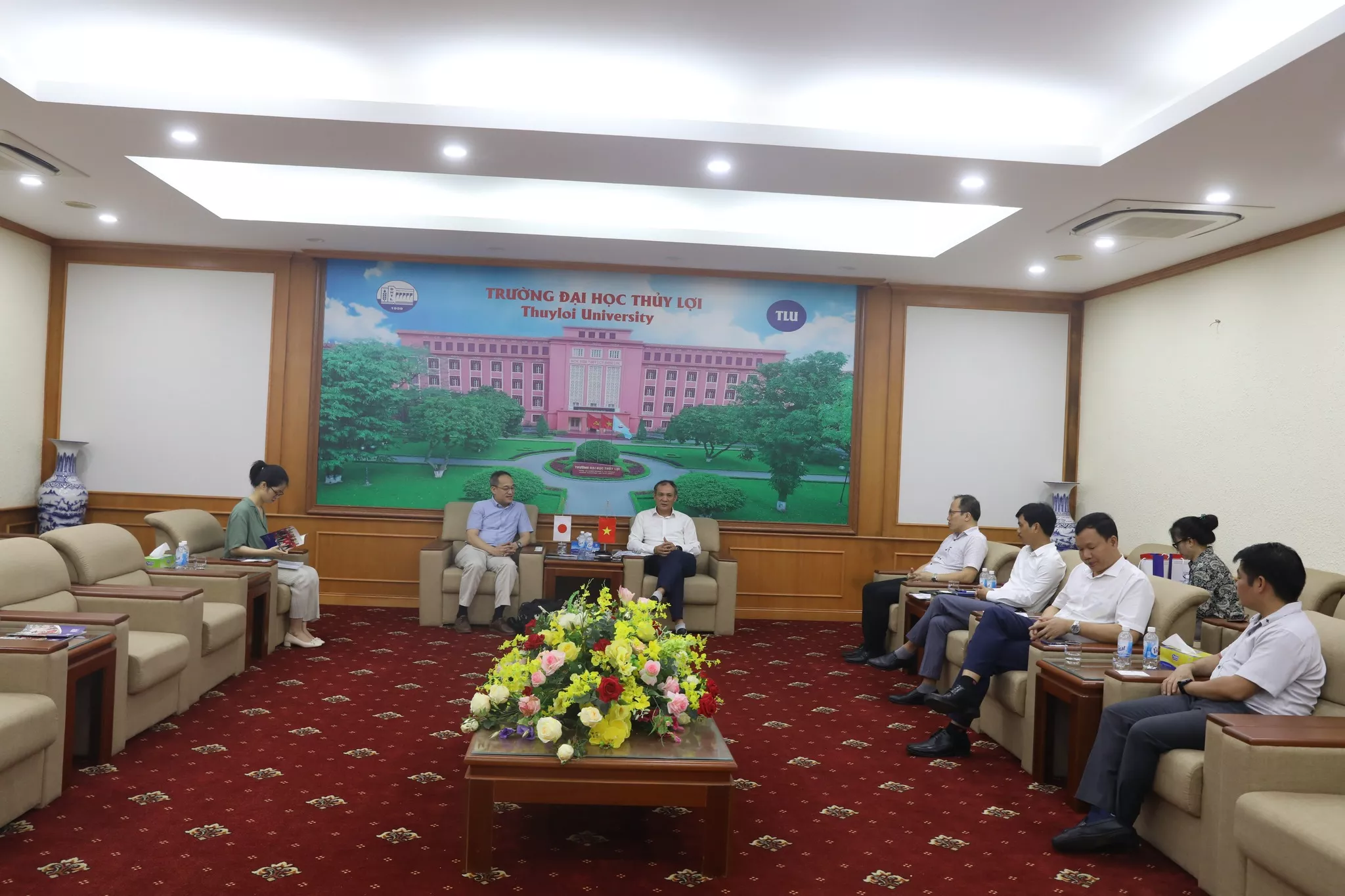 Tiếp và làm việc với Tập đoàn Maeda, Nhật Bản.