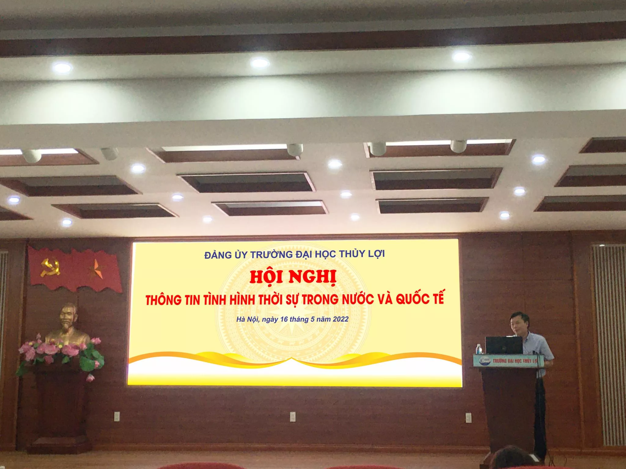 Hội nghị thông tin tình hình thời sự trong nước và quốc tế