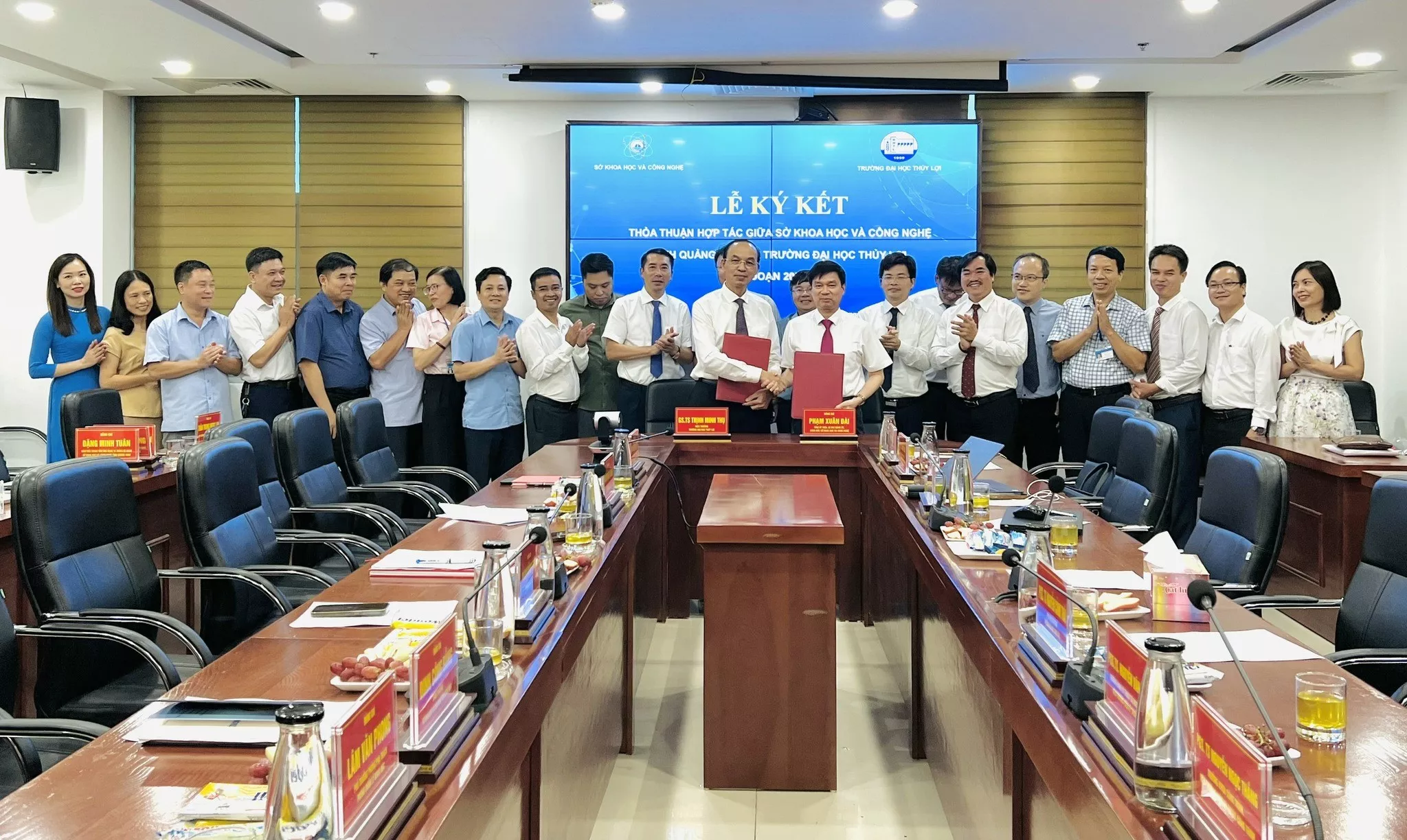 Ký kết Thỏa thuận hợp tác với Sở Khoa học và Công nghệ tỉnh Quảng Ninh về phối hợp nghiên cứu và đào tạo giai đoạn 2023 – 2025