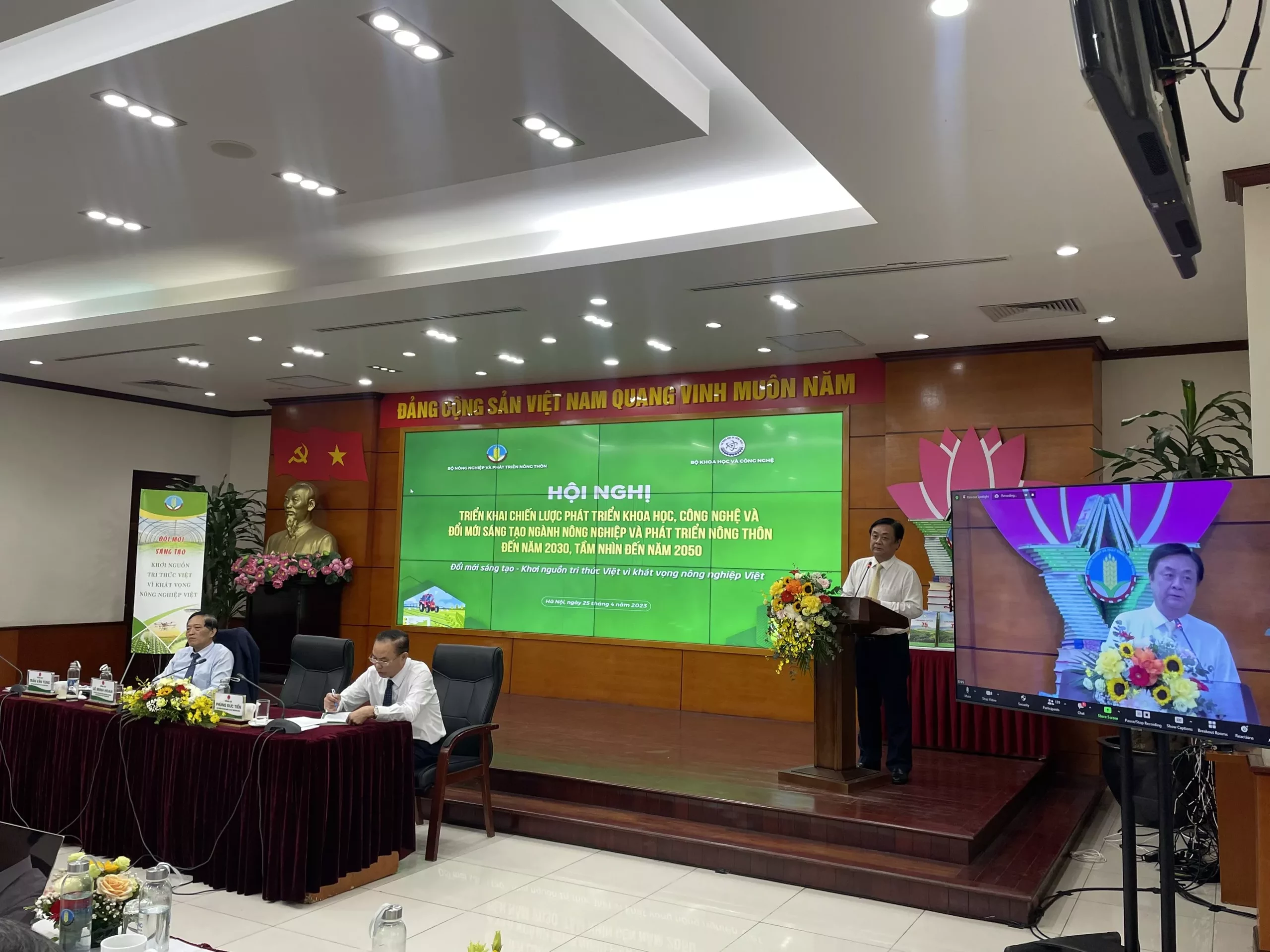 Trường Đại học Thủy lợi tham dự Hội nghị triển khai Chiến lược phát triển khoa học công nghệ và đổi mới sáng tạo ngành nông nghiệp và PTNT đến 2030, tầm nhìn 2050