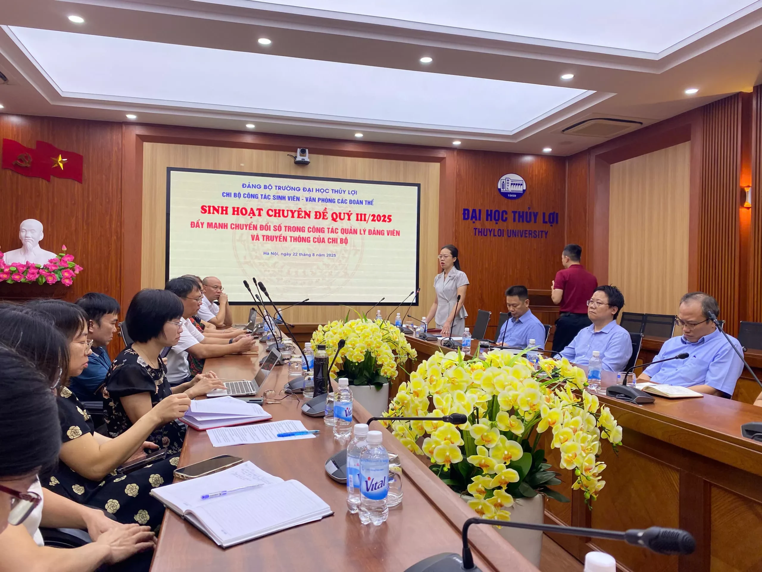 Ứng dụng chuyển đổi số trong công tác quản lý đảng viên và công tác truyền thông của Chi bộ