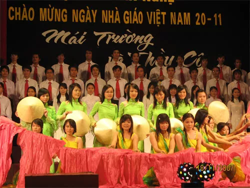 Chào mừng 20-11:   Rực rỡ Hội diễn văn nghệ “Mái trường và thầy cô”