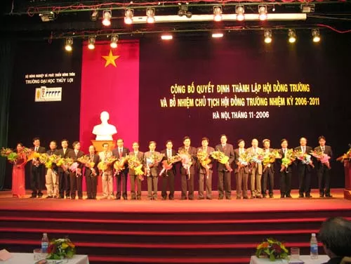 TIN VỀ LỄ CÔNG BỐ QUYẾT ĐỊNH THÀNH LẬP HỘI ĐỒNG TRƯỜNG