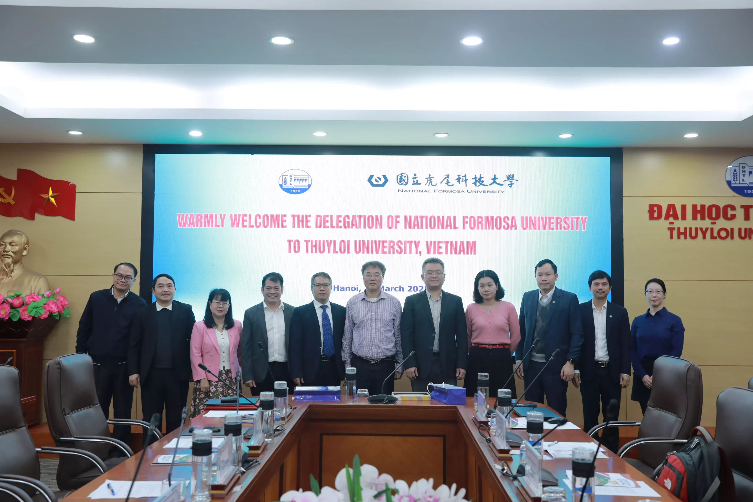 Đoàn công tác Đại học Quốc gia Formosa tới thăm và trao đổi hợp tác với Trường Đại học Thủy lợi