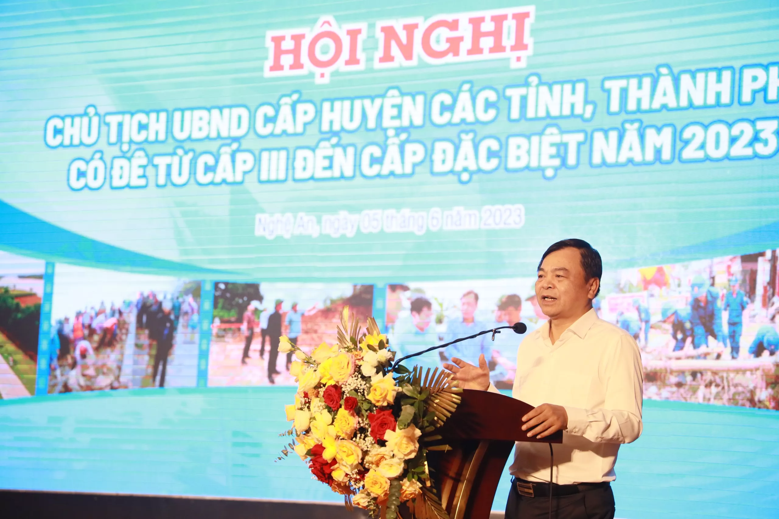 Lãnh đạo Trường Đại học Thủy lợi tham gia Hội nghị Chủ tịch Ủy ban nhân dân cấp huyện các tỉnh, thành phố có đê từ cấp III đến cấp đặc biệt năm 2023