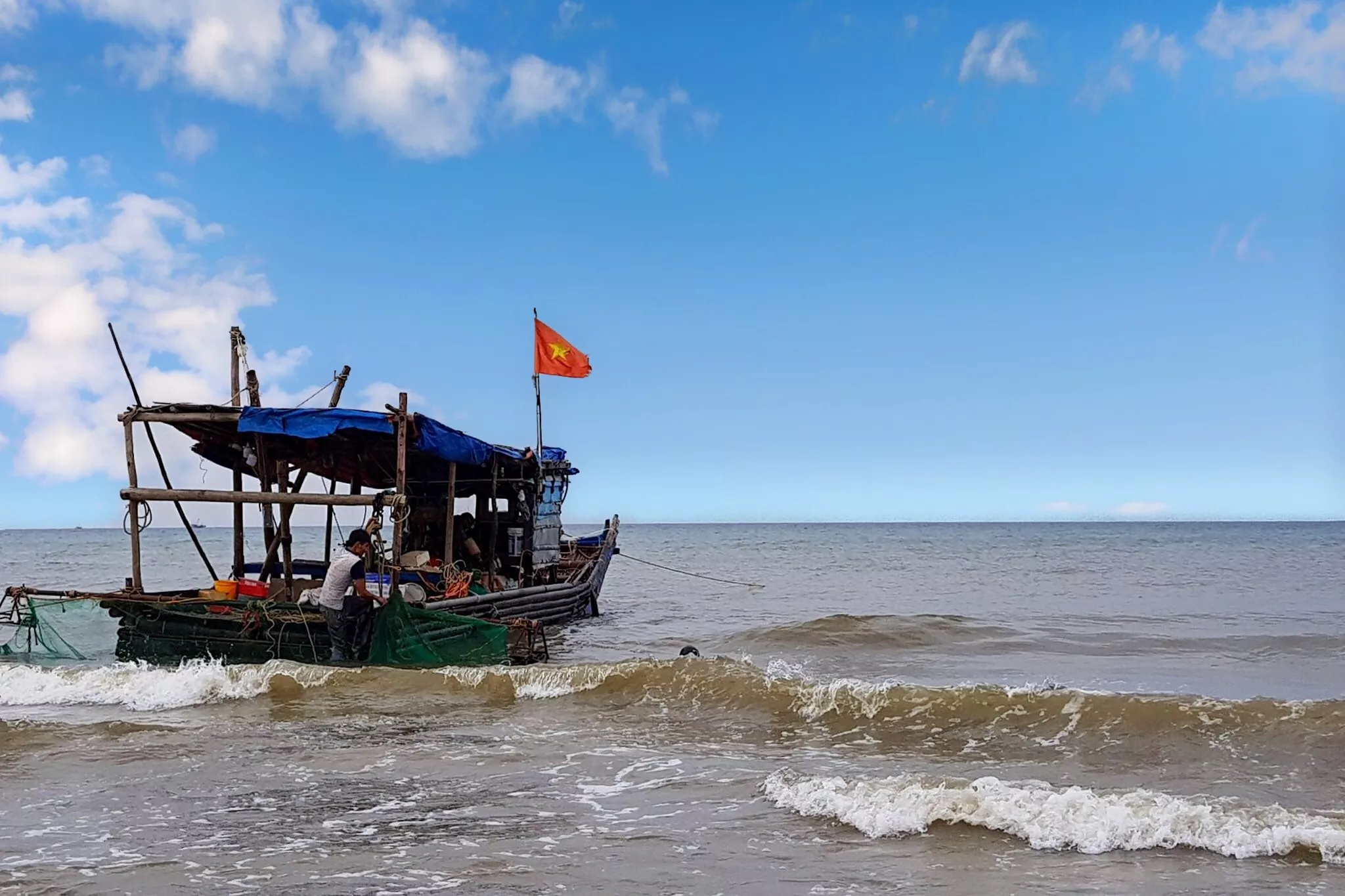 Phát động cuộc thi “Cùng giữ màu xanh của biển”
