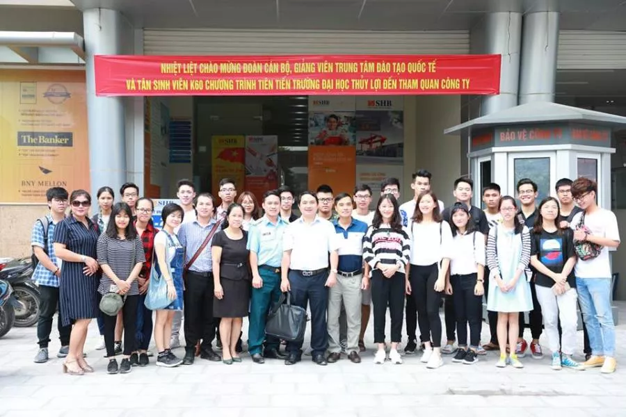 Tân sinh viên Khóa 60 trải nghiệm thực tế tại doanh nghiệp