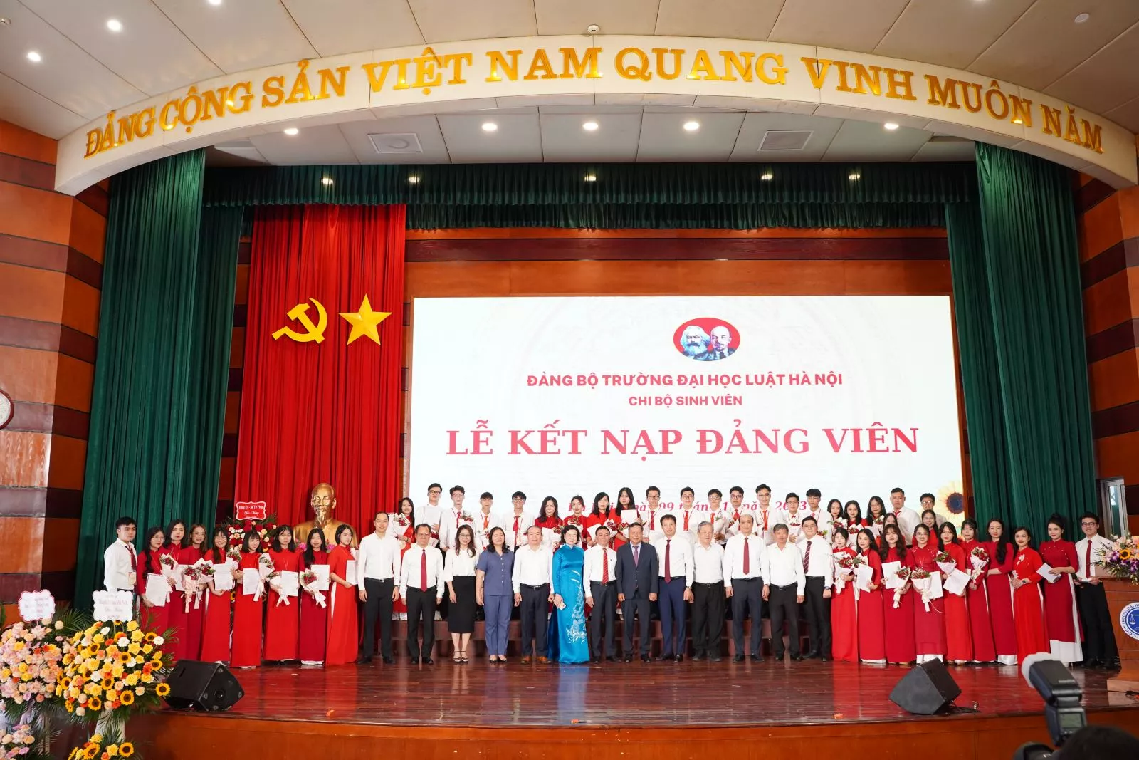 Đảng bộ Trường Đại học Thủy lợi đẩy mạnh công tác phát triển đảng viên, góp phần giữ vững vị thế ‘điểm sáng’ của Đảng bộ các trường Đại học, Cao đẳng Hà Nội trong công tác phát triển Đảng của Thủ đô