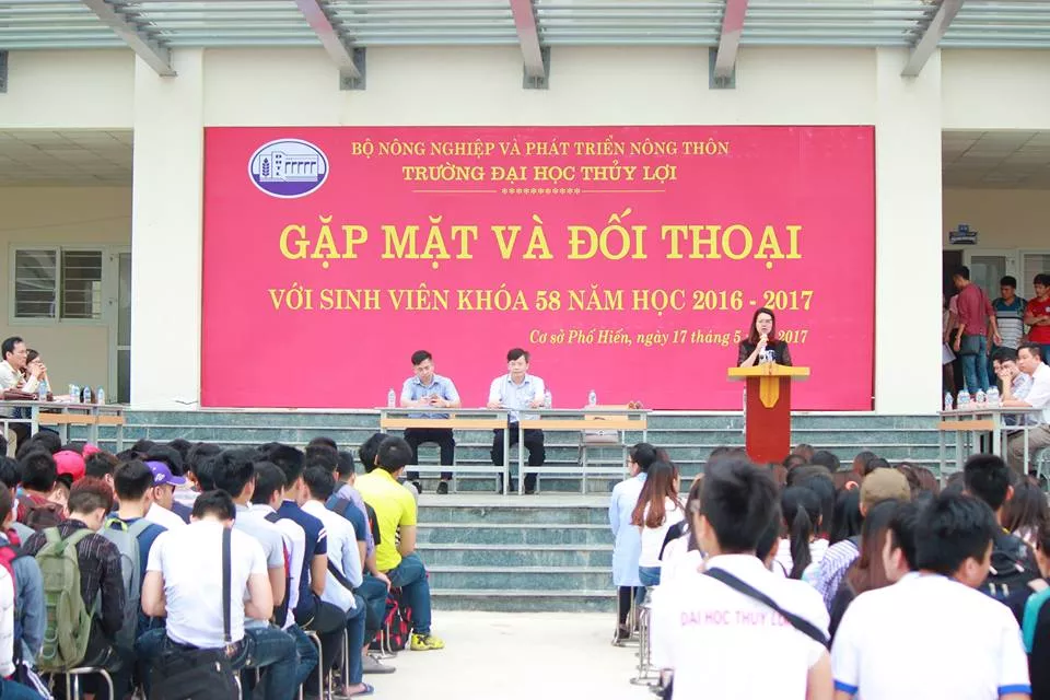 Trường Đại học Thủy lợi gặp mặt đối thoại với sinh viên năm nhất Khóa 58