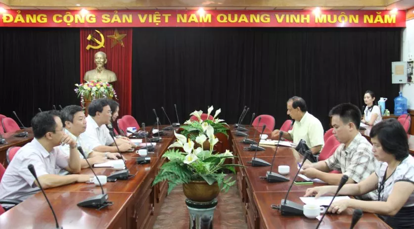 Tiếp đón và làm việc với Trường Đại học Hawaii, Hoa Kỳ