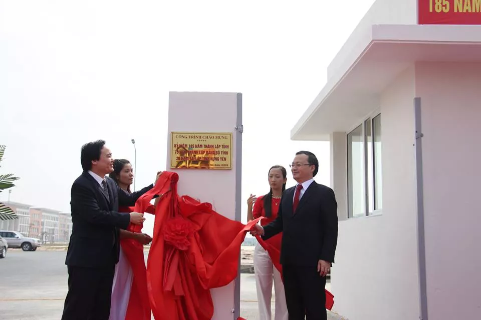 Lễ gắn biển công trình chào mừng 185 năm thành lập tỉnh Hưng Yên tại Trường ĐH Thủy Lợi