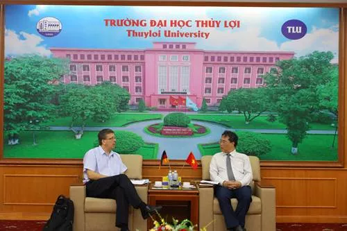 Trưởng đại diện của Cơ quan Trao đổi Hàn lâm Đức (DAAD) tại Việt Nam đến thăm và làm việc với Trường Đại học Thủy lợi