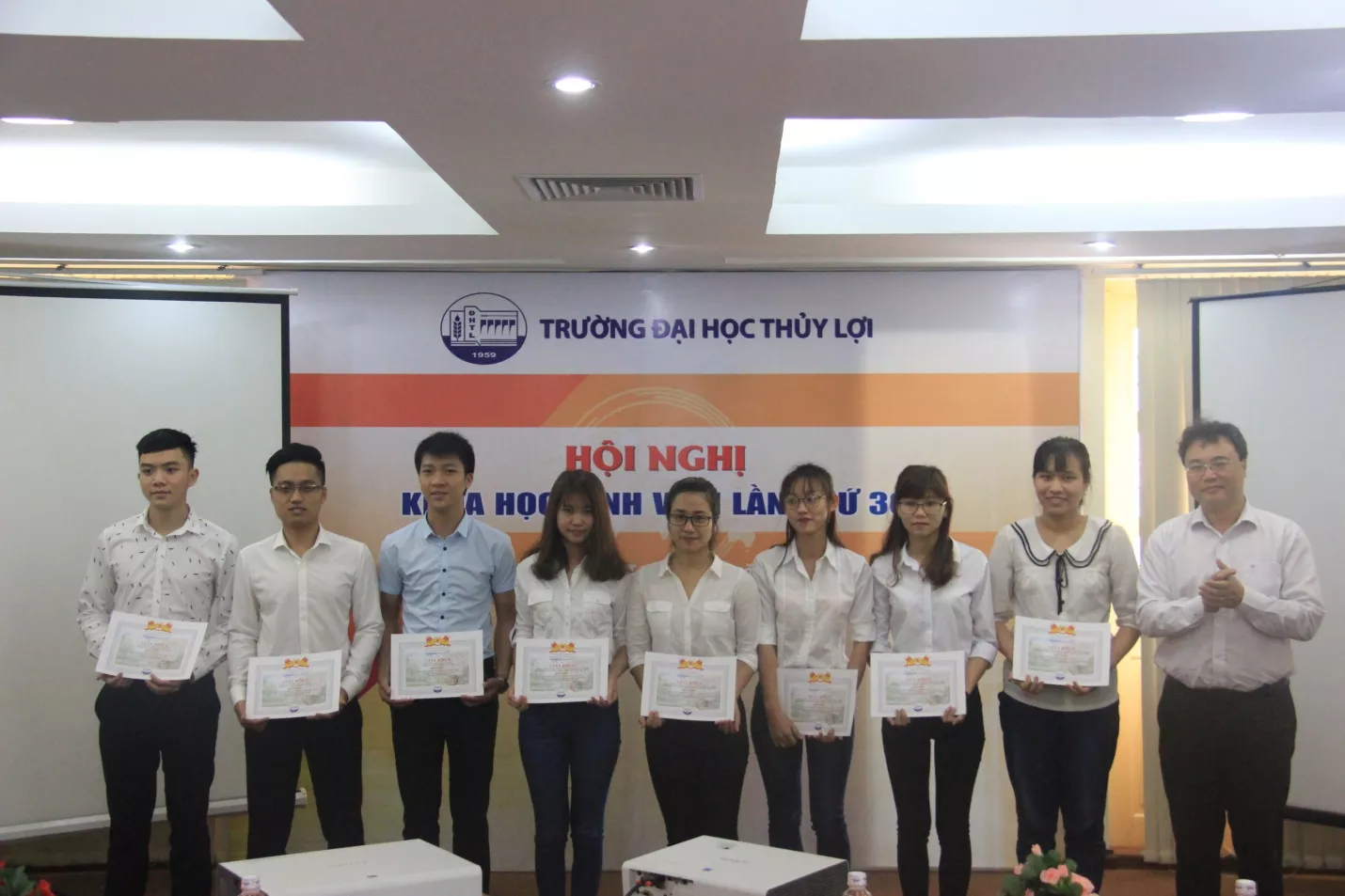 Ươm mầm tài năng nghiên cứu khoa học