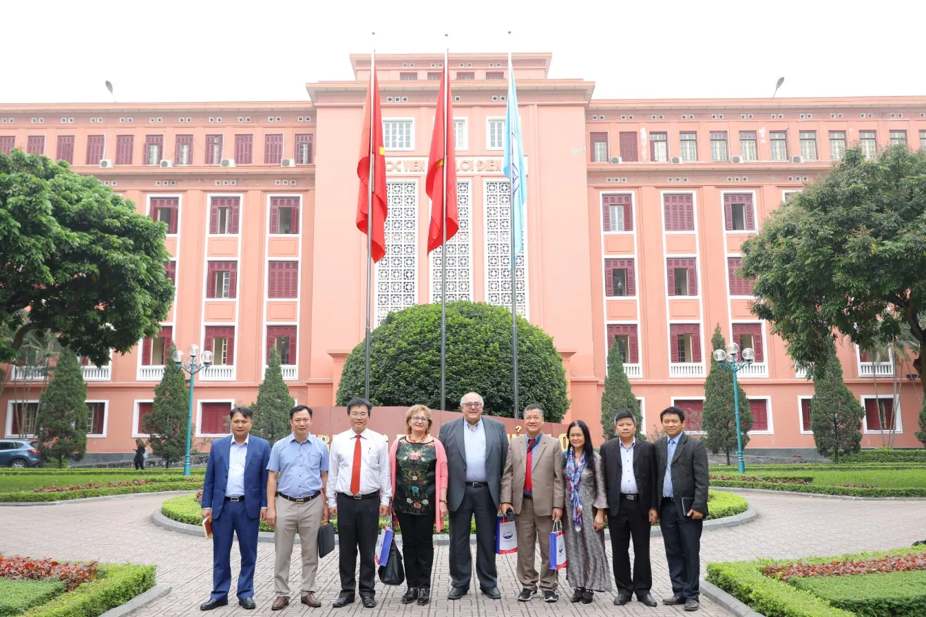 Trường Đại học Tổng hợp Zielona Gora đến làm việc tại Trường Đại học Thủy lợi