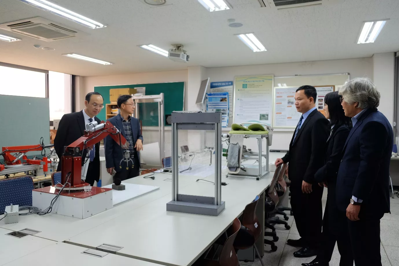 Hợp tác thành lập chương trình 2+2 với Trường ĐH Jeonju Hàn Quốc