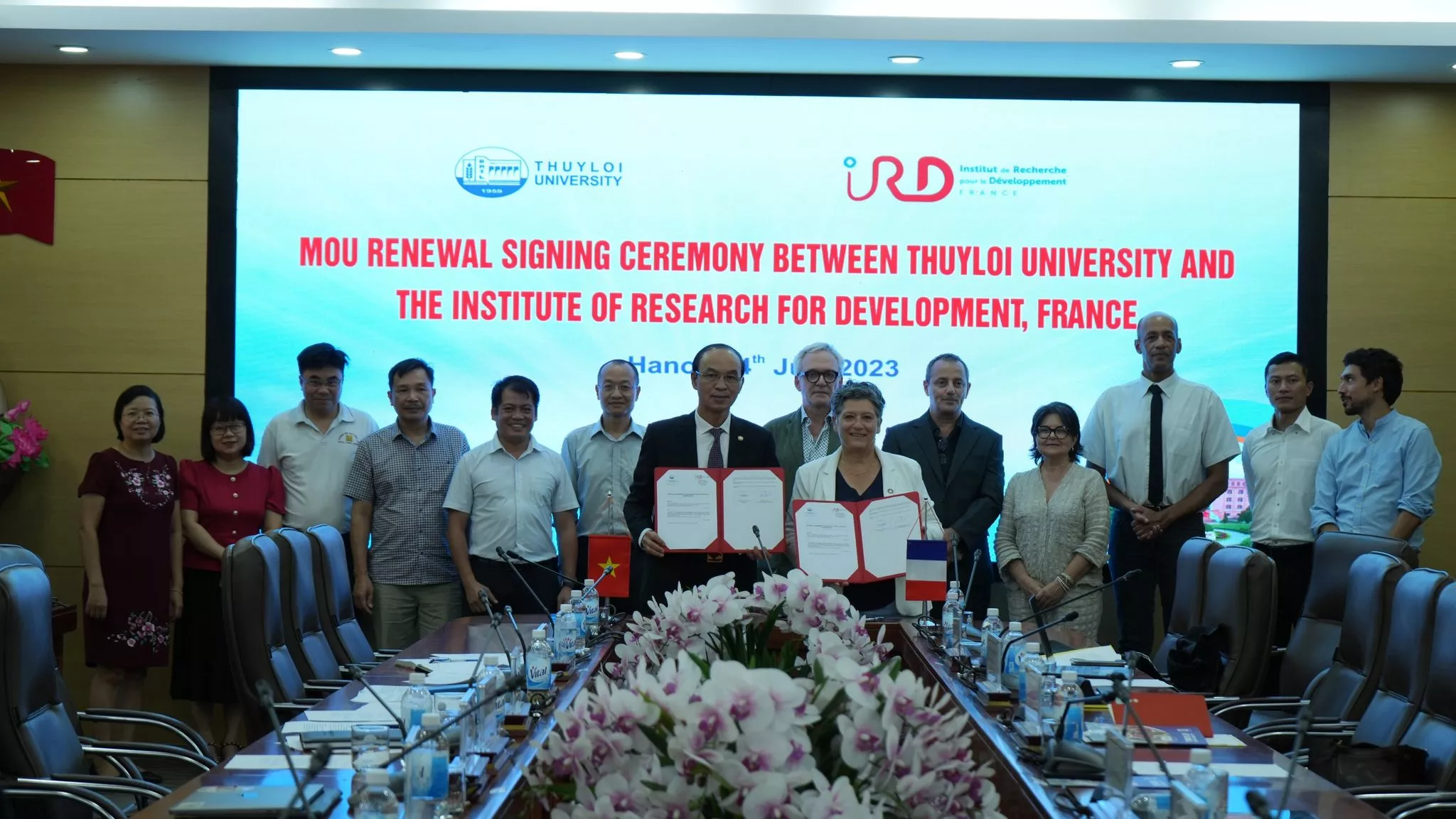 Trường Đại học Thủy lợi ký gia hạn Biên bản ghi nhớ với Viện nghiên cứu phát triển Pháp