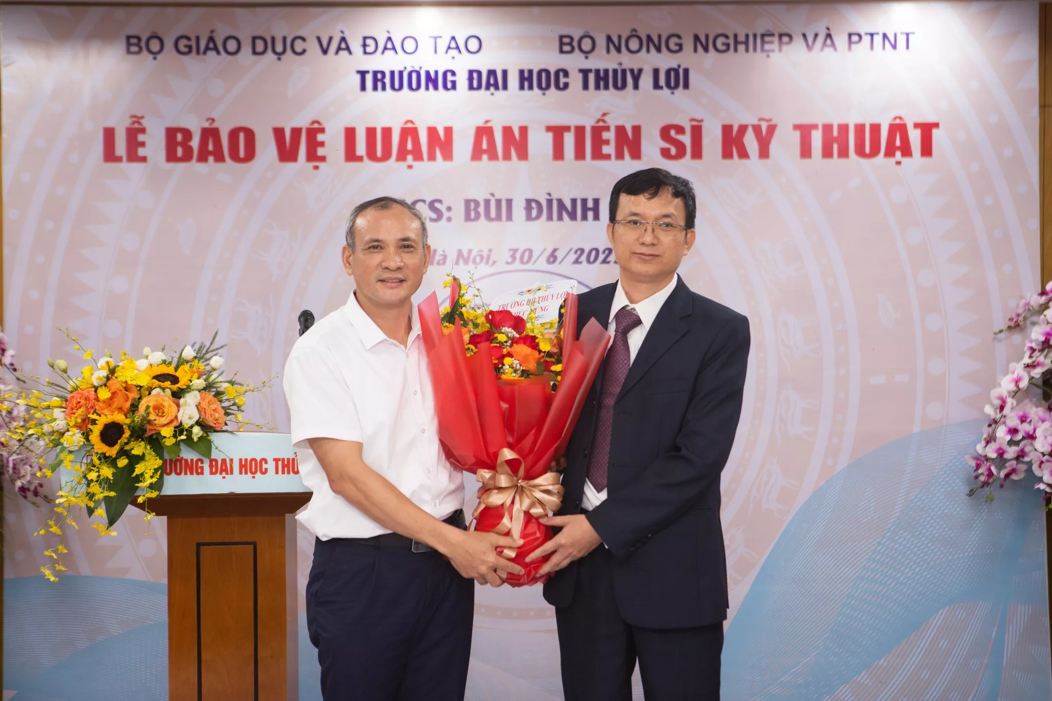 NCS Bùi Đình Lập bảo vệ luận án Tiến sĩ cấp Trường