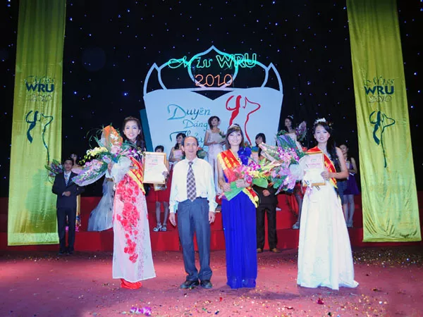 Vũ Thị Yến đăng quang cuộc thi Miss Thủy Lợi 2010