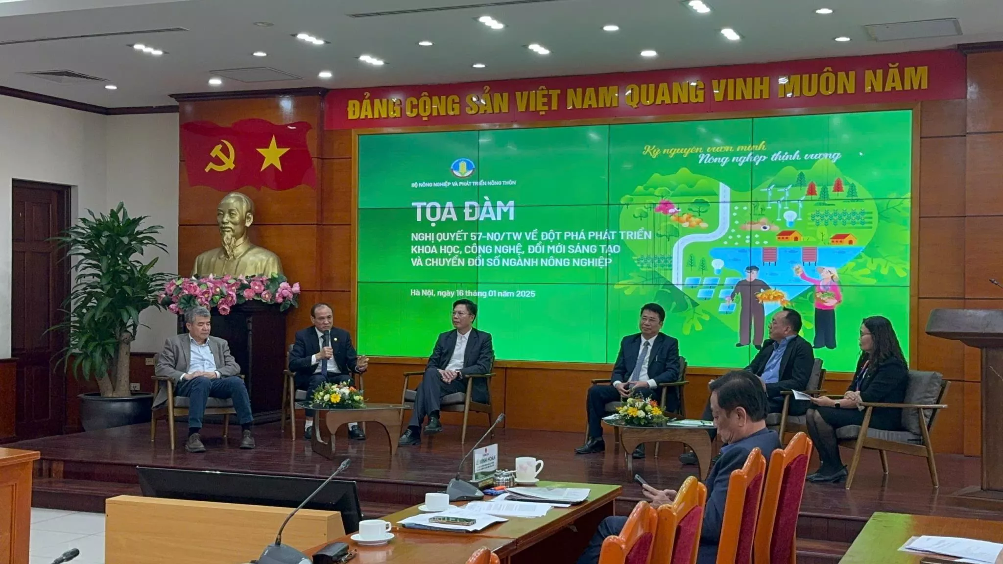 Đột phá phát triển khoa học, công nghệ, đổi mới sáng tạo và chuyển đổi số ngành nông nghiệp