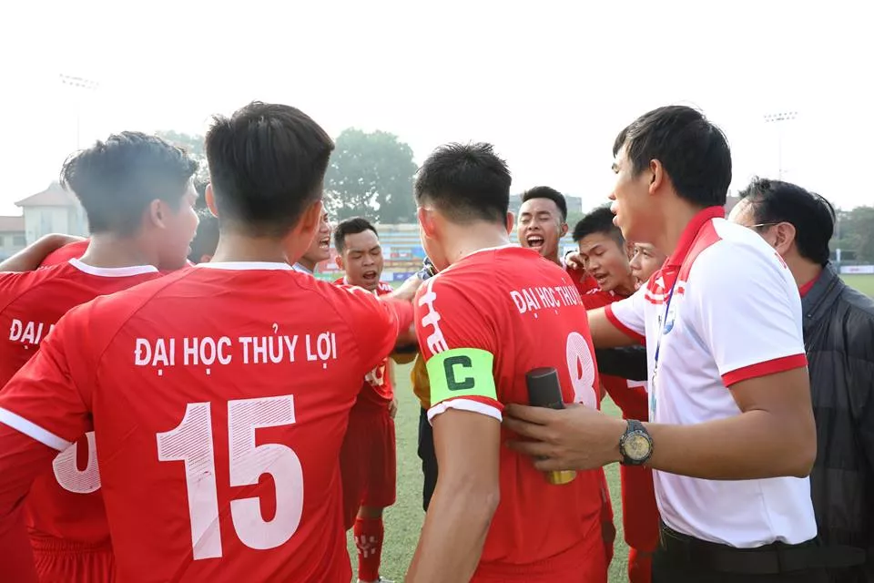 Đội tuyển bóng đá xuất sắc lọt vào vòng bán kết giải bóng đá sinh viên toàn quốc năm 2017