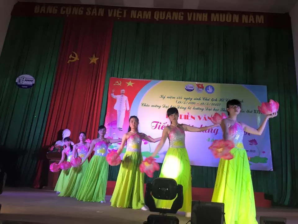 Hội diễn văn nghệ Tiếng hát dâng người tại Cơ sở 2