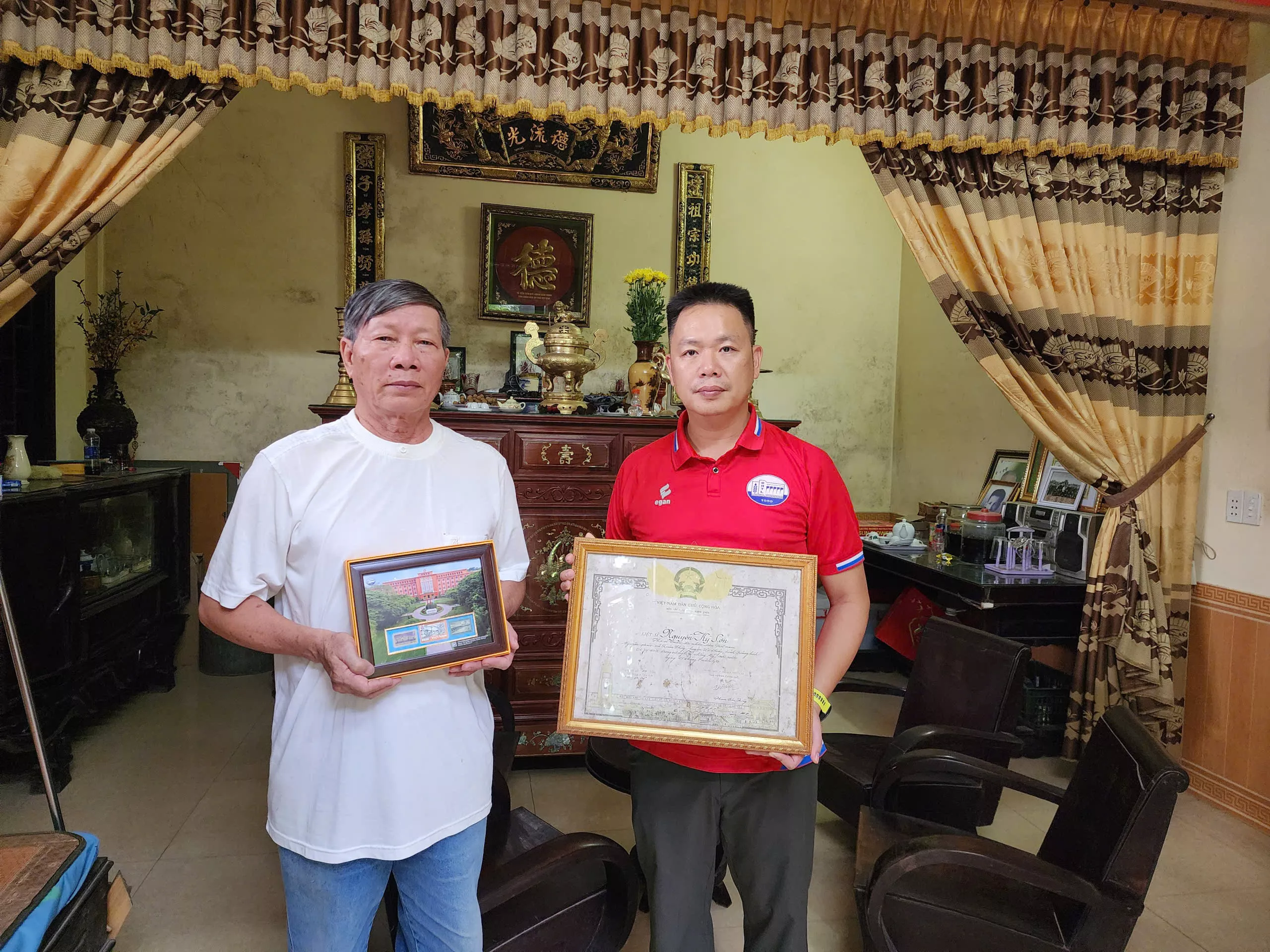 Thăm gia đình Liệt sĩ Nguyễn Kỳ Sơn nhân dịp kỷ niệm 78 năm Ngày Thương binh – Liệt sĩ (27/7/1947 – 27/7/2025)