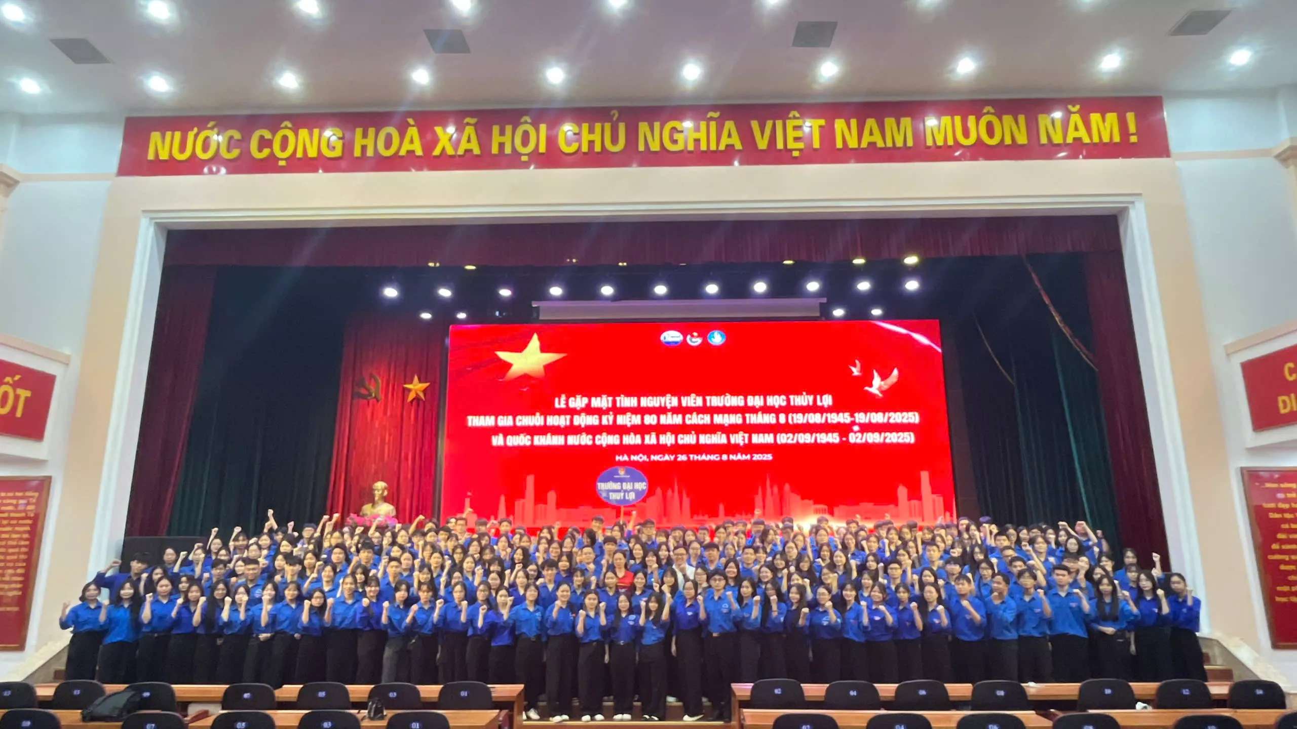 Gặp mặt 300 tình nguyện viên Trường Đại học Thủy lợi tham gia chuỗi hoạt động kỷ niệm 80 năm Cách mạng tháng 8 và Quốc khánh 2/9