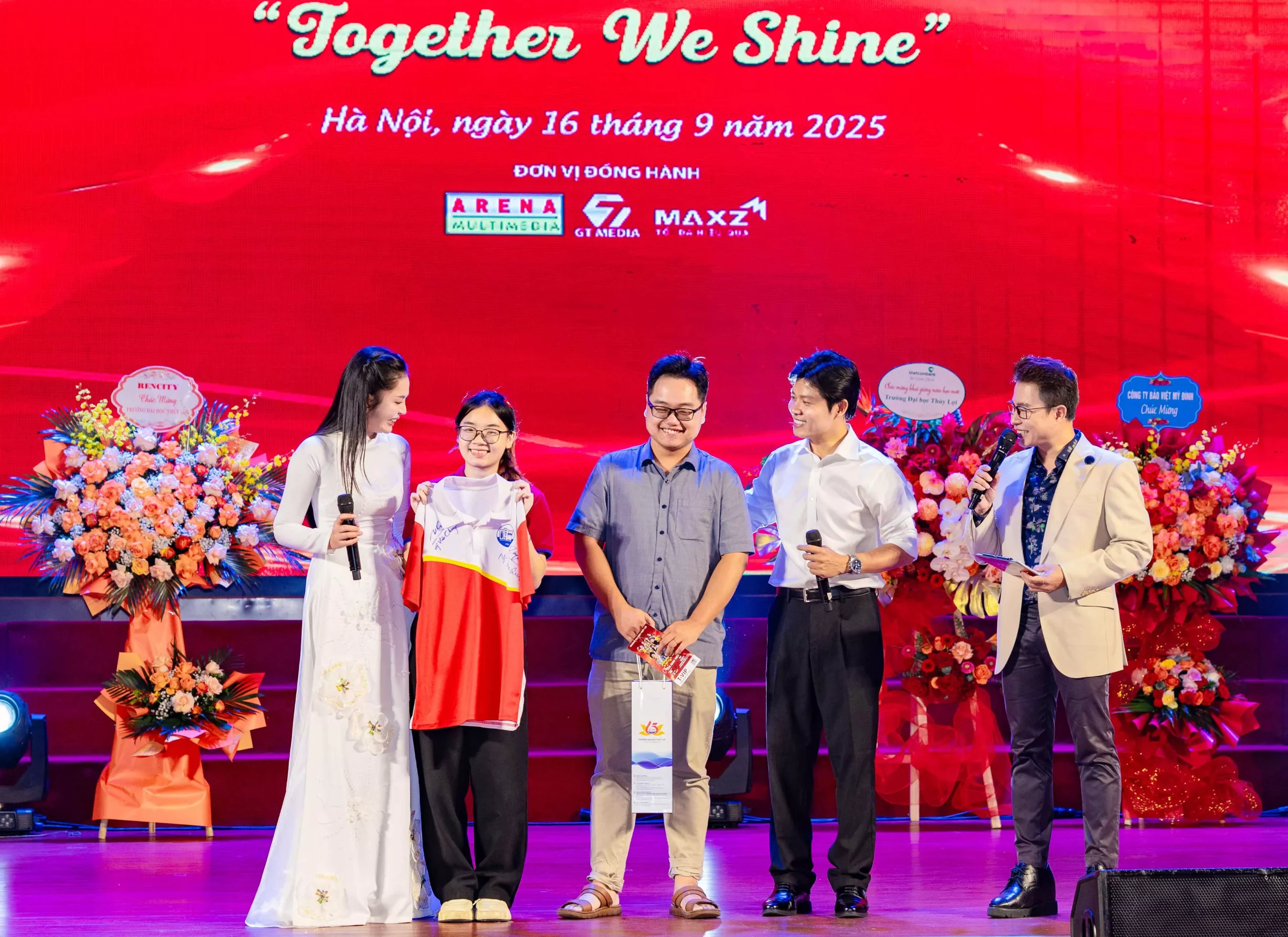 Sôi động lễ chào Tân sinh viên K67 của Trường Đại học Thủy lợi