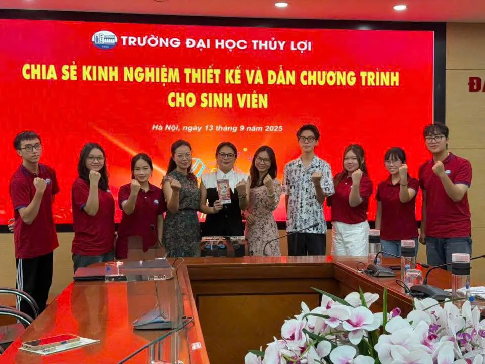 Tập huấn kỹ năng chia sẻ kinh nghiệm thiết kế và dẫn chương trình tại Trường Đại học Thủy lợi