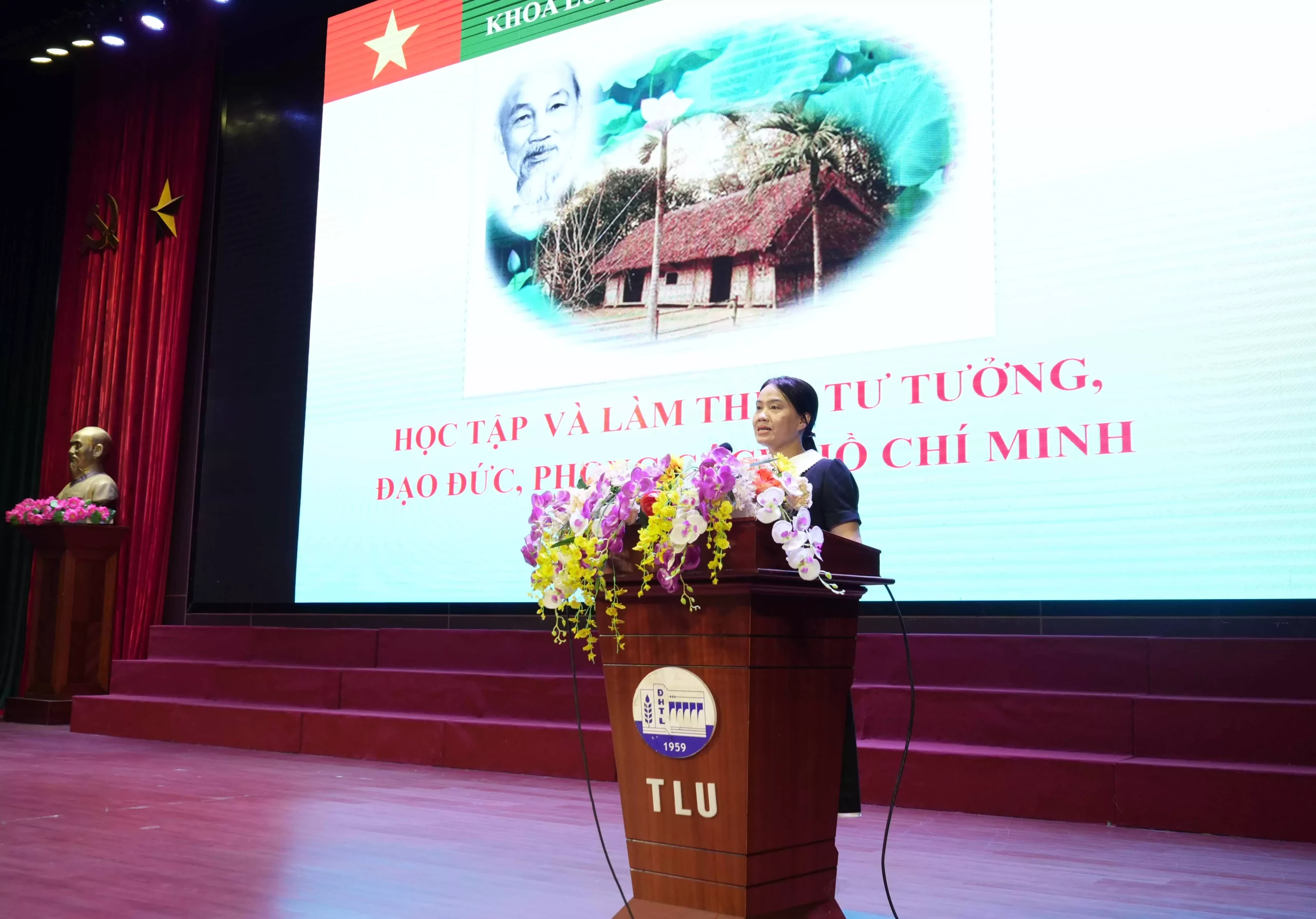 Sôi động lễ chào Tân sinh viên K67 của Trường Đại học Thủy lợi