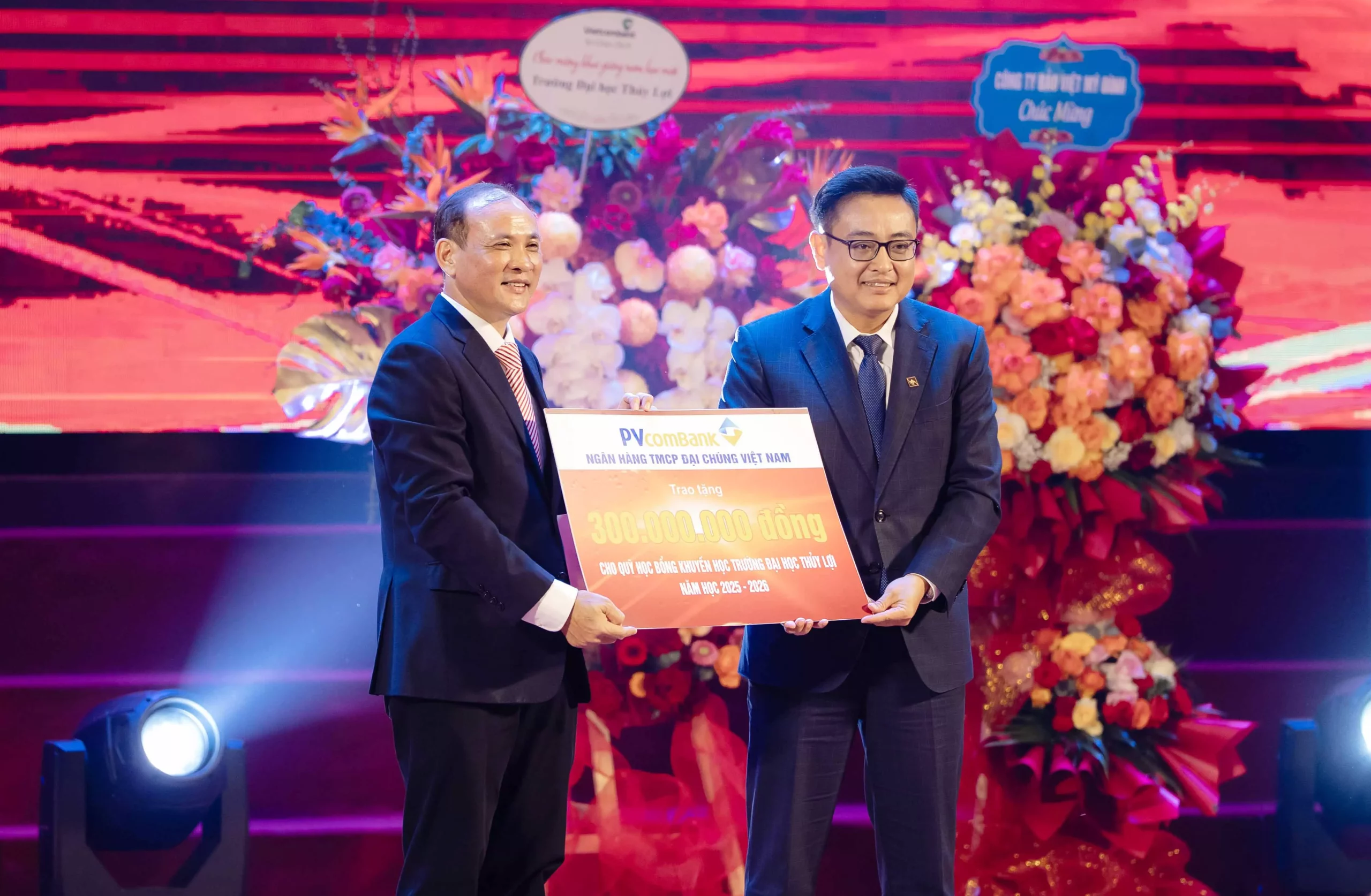 Sôi động lễ chào Tân sinh viên K67 của Trường Đại học Thủy lợi