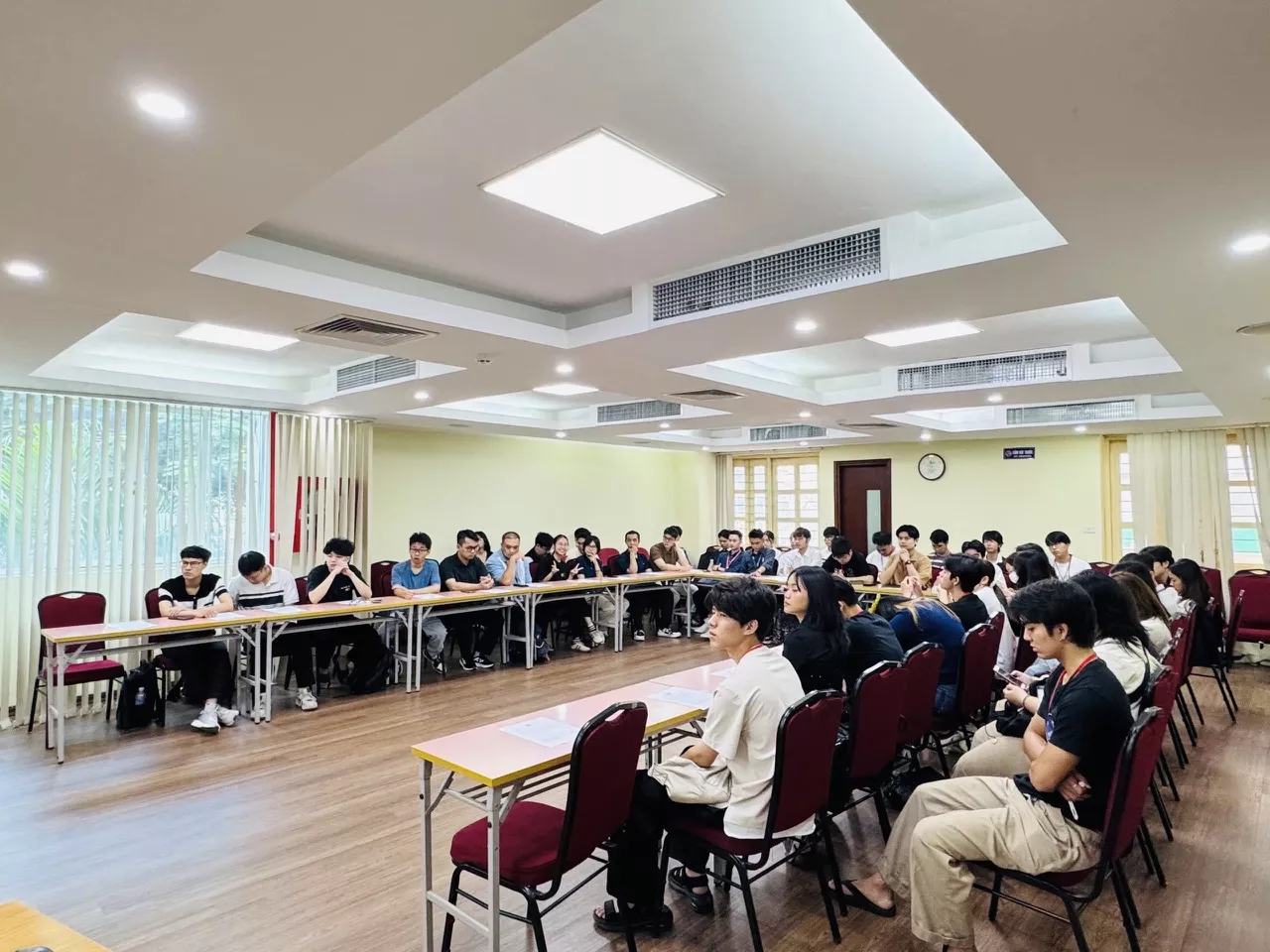Sinh viên Trường Đại học Thủy lợi trao đổi học thuật  với sinh viên Viện Khoa học Tokyo (Nhật Bản)