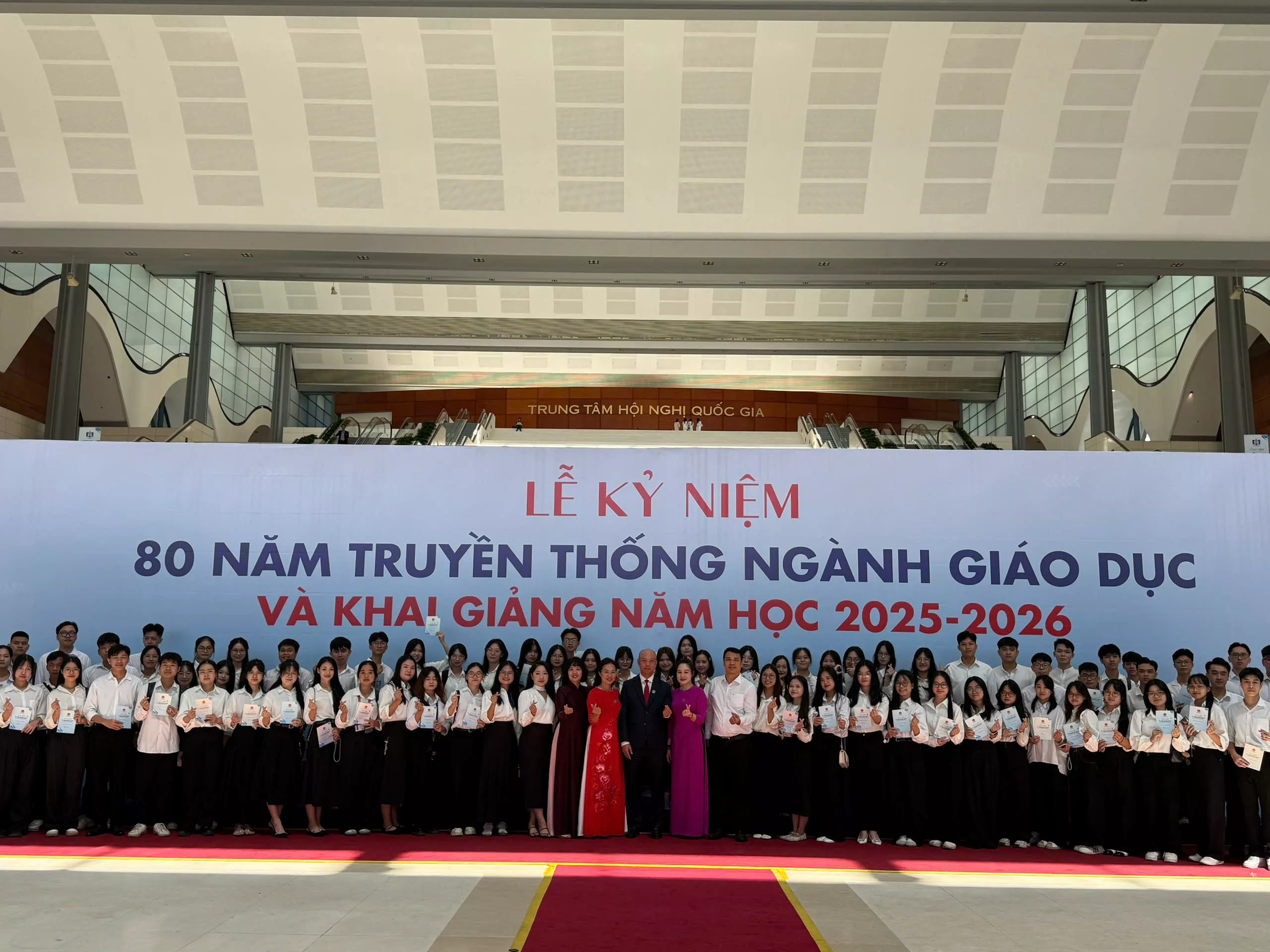 Rộn ràng không khí ngày khai giảng năm học mới 2025-2026