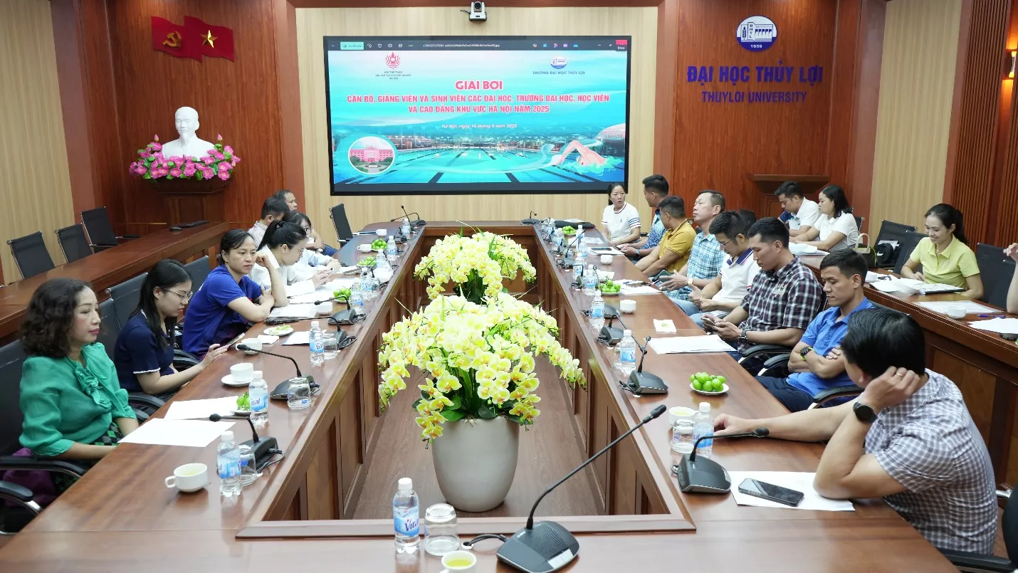 Khởi động Giải bơi cán bộ, giảng viên và sinh viên các trường đại học Hà Nội năm 2025