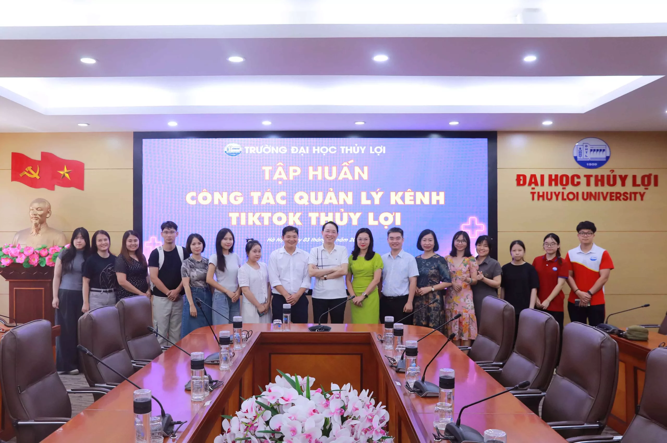 Tập huấn công tác quản lý trang Tiktok của Trường Đại học Thủy lợi