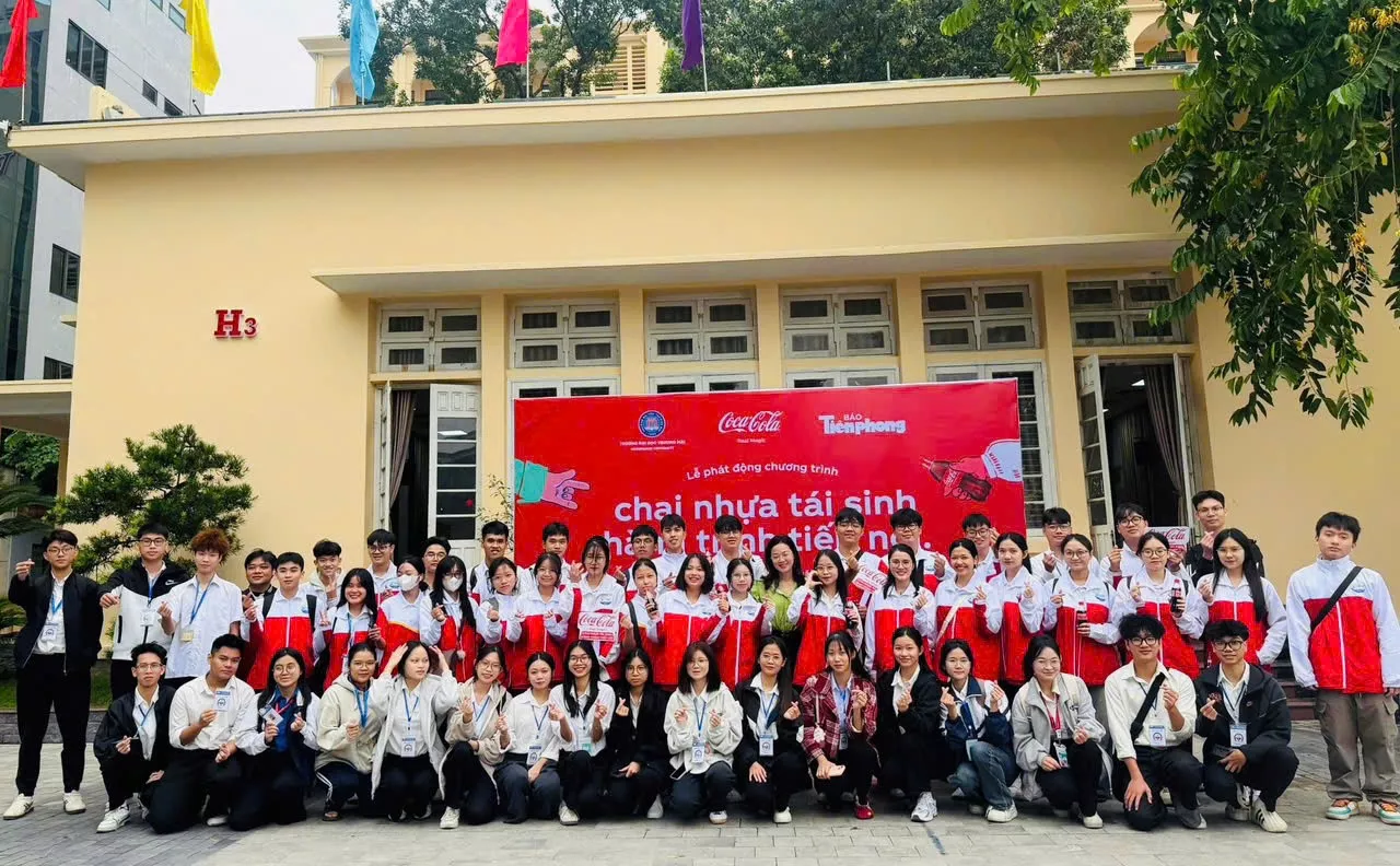 Sinh viên Thủy lợi lan tỏa hành trình tái sinh nhựa