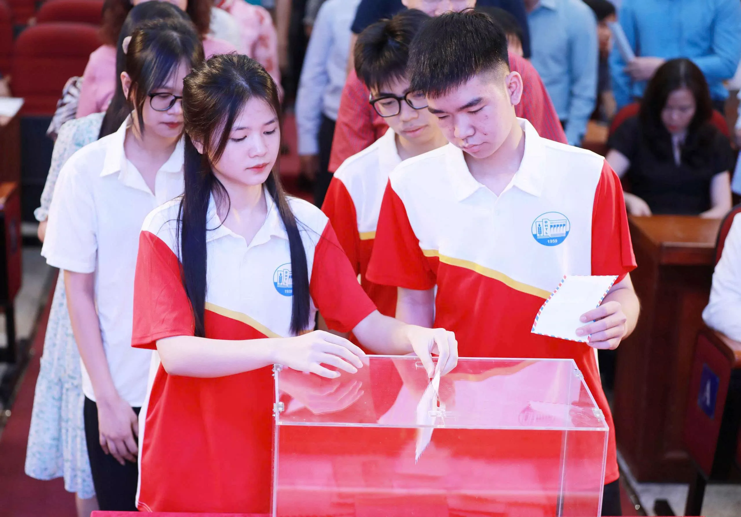 Trường Đại học Thủy lợi phát động ủng hộ đồng bào bị thiệt hại do bão lũ gây ra