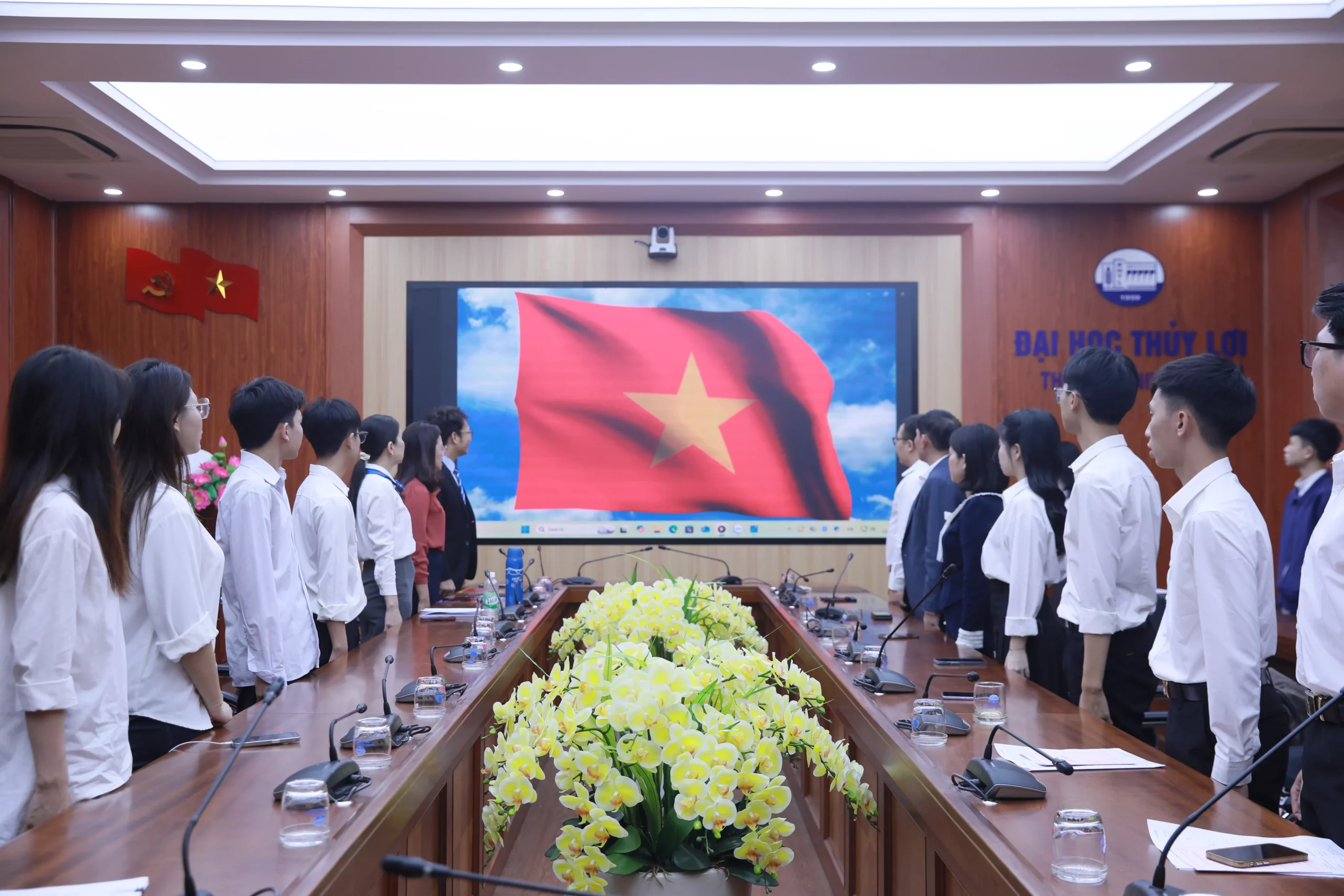 Chi bộ Công nghệ thông tin 4 kết nạp 4 Đảng viên là sinh viên Trường Đại học Thủy lợi