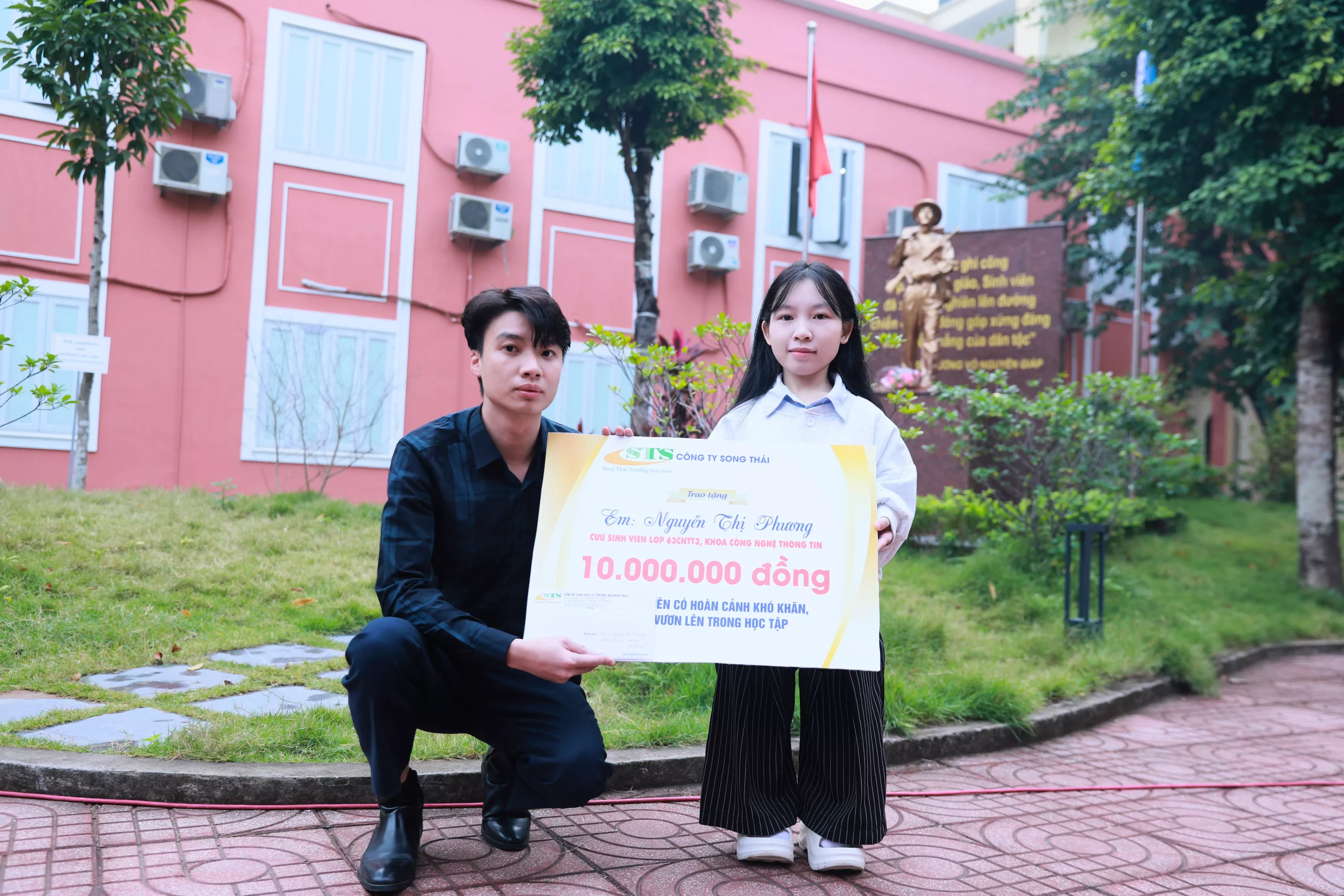Lễ Chào cờ đầu tháng 12/2025 tại Trường Đại học Thủy lợi: Bồi đắp truyền thống, lan tỏa tinh thần trách nhiệm của Tuổi trẻ