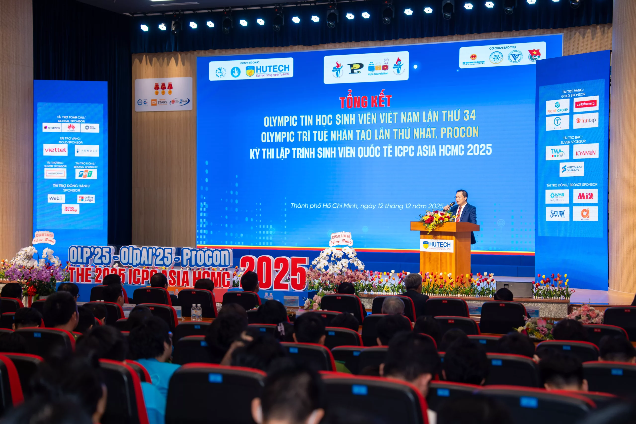 Đại học Thủy lợi lập “cú đúp” Vô địch tại kỳ Olympic Tin học và ICPC quy mô lớn nhất từ trước đến nay