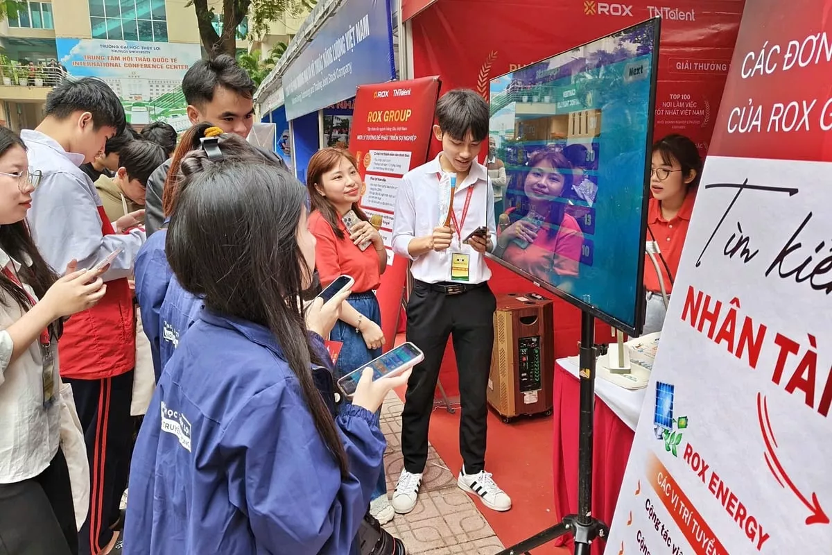 Chuyển dịch năng lượng mở ra 400.000 cơ hội việc làm cho sinh viên kỹ thuật