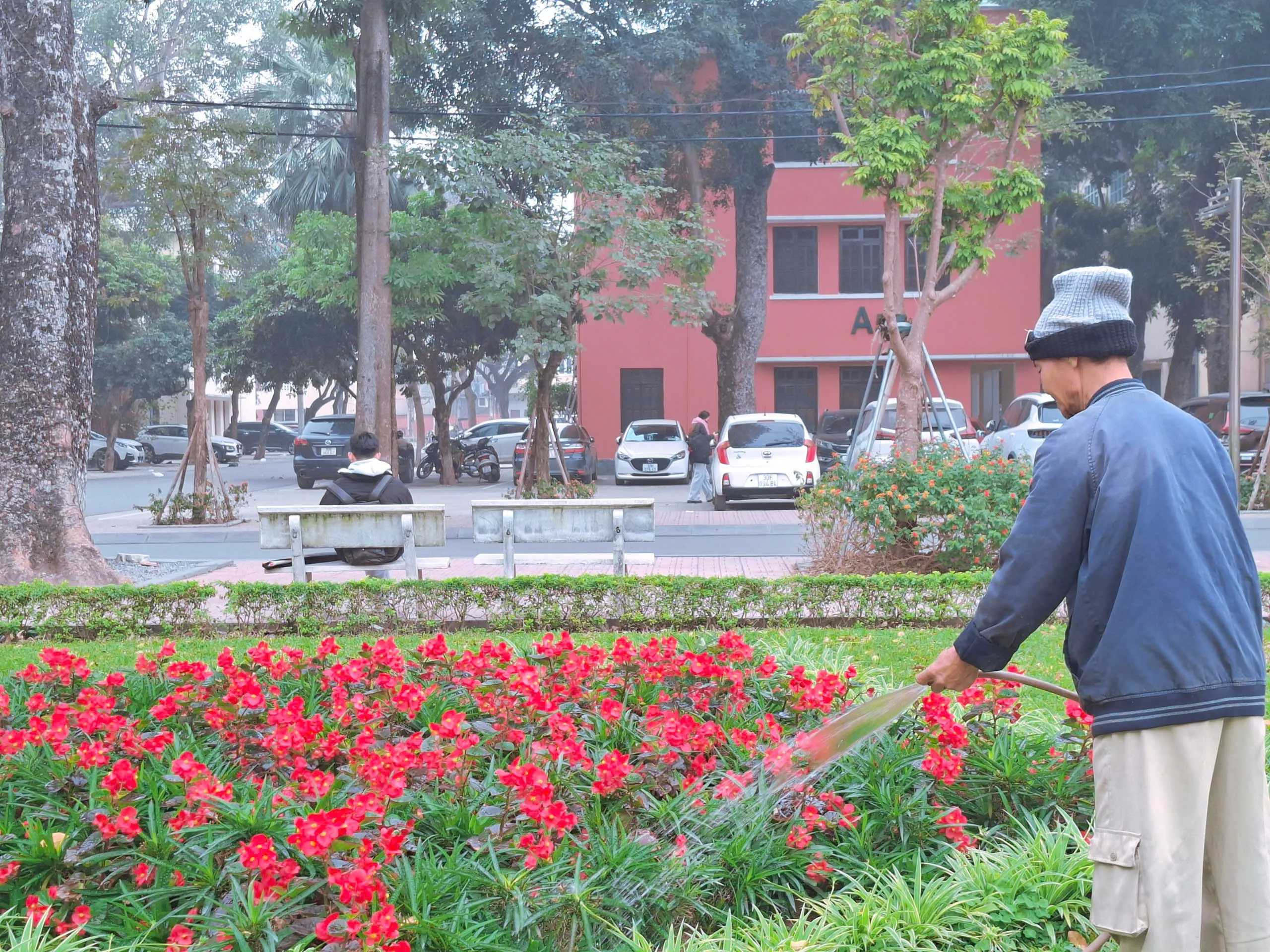 Người “nghệ sĩ” làm vườn của Đại học Thủy lợi