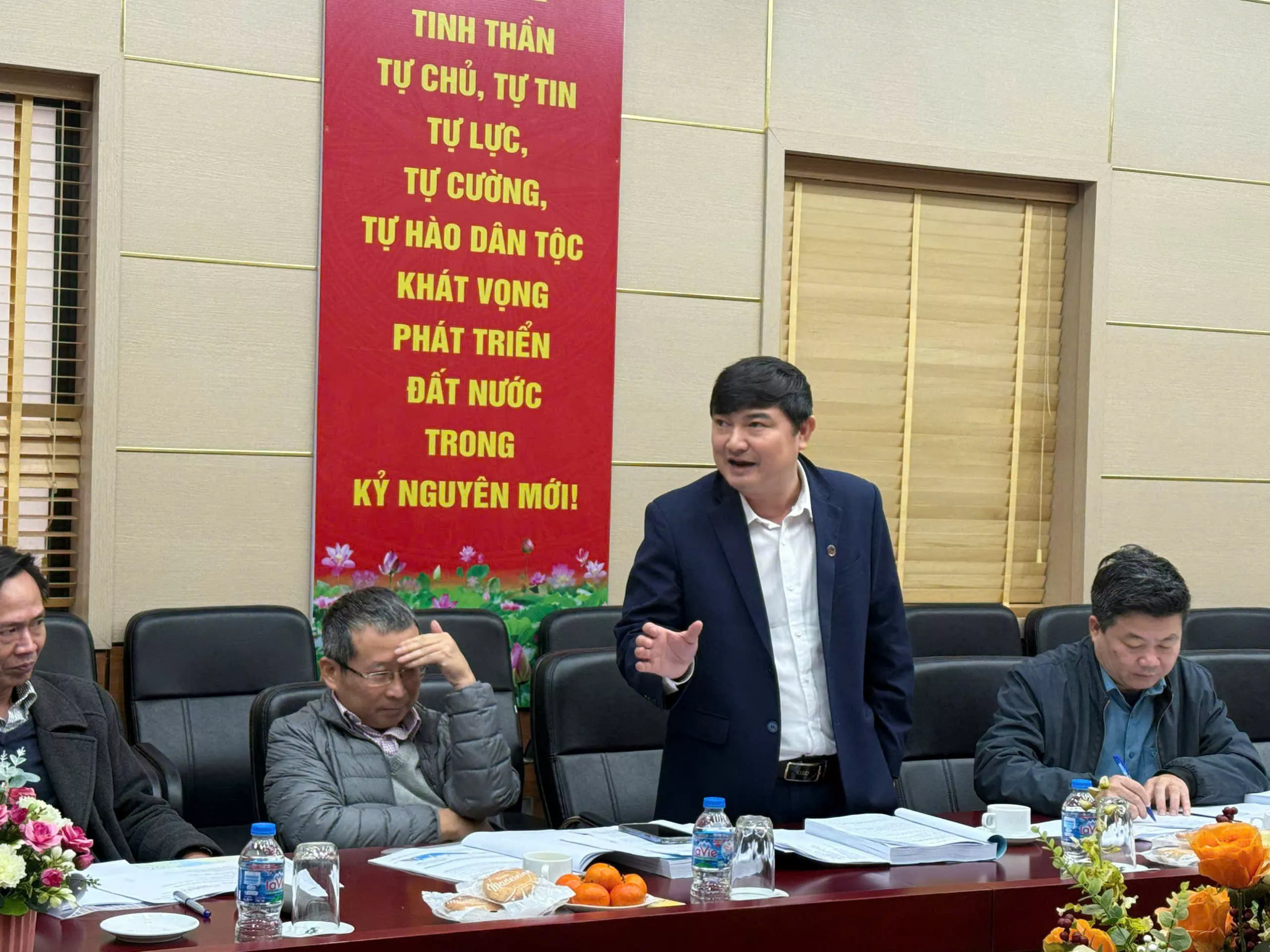 Nghiên cứu các giải pháp nâng cao hiệu quả lấy nước, chuyển nước vào sông Đáy