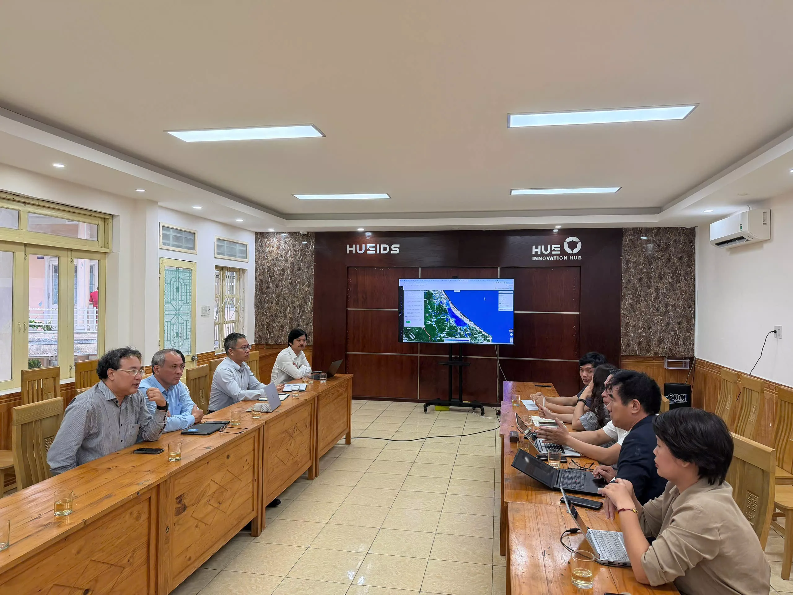 Trường Đại học Thủy lợi làm việc tại thành phố Huế về hợp tác nghiên cứu và chuyển đổi số