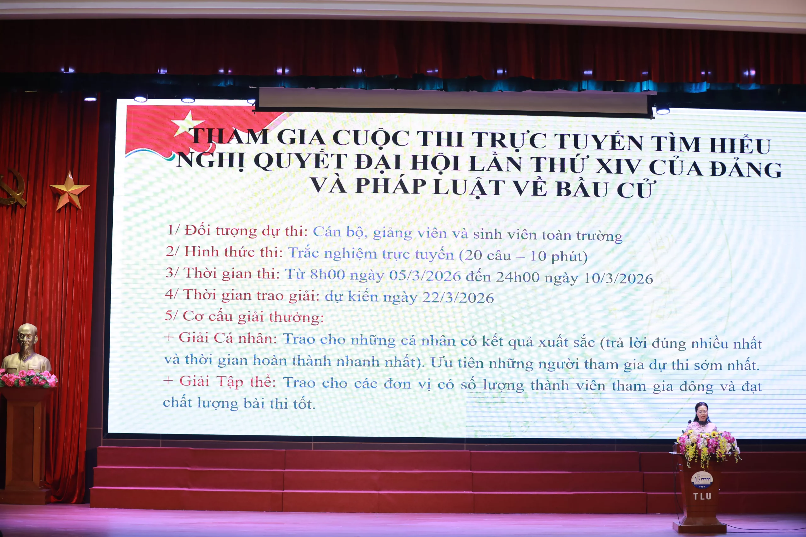 Sinh viên Trường Đại học Thủy lợi tham gia thi tìm hiểu về bầu cử đại biểu Quốc hội và HĐND các cấp