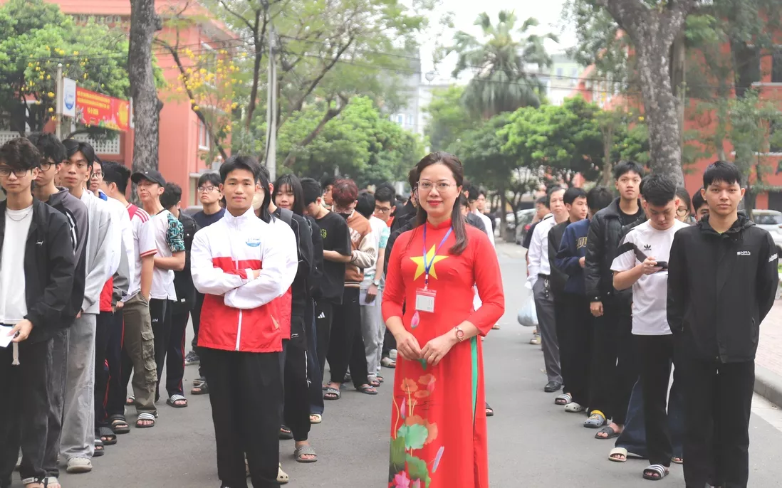 Niềm tự hào của những cử tri trẻ trong ngày hội non sông