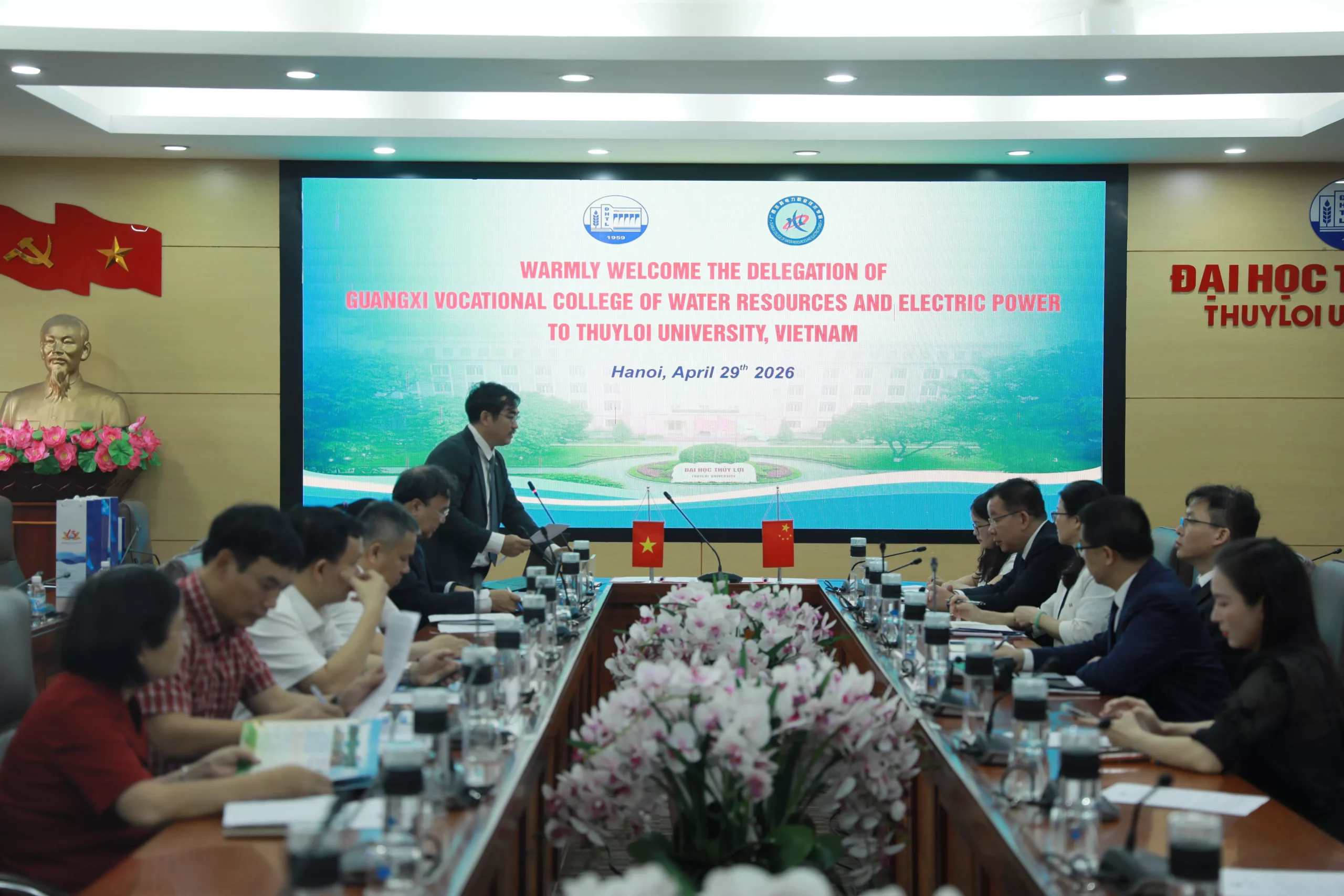 Mở rộng hợp tác với Trường Cao đẳng nghề Thủy lợi Thủy điện Quảng Tây (Trung Quốc)