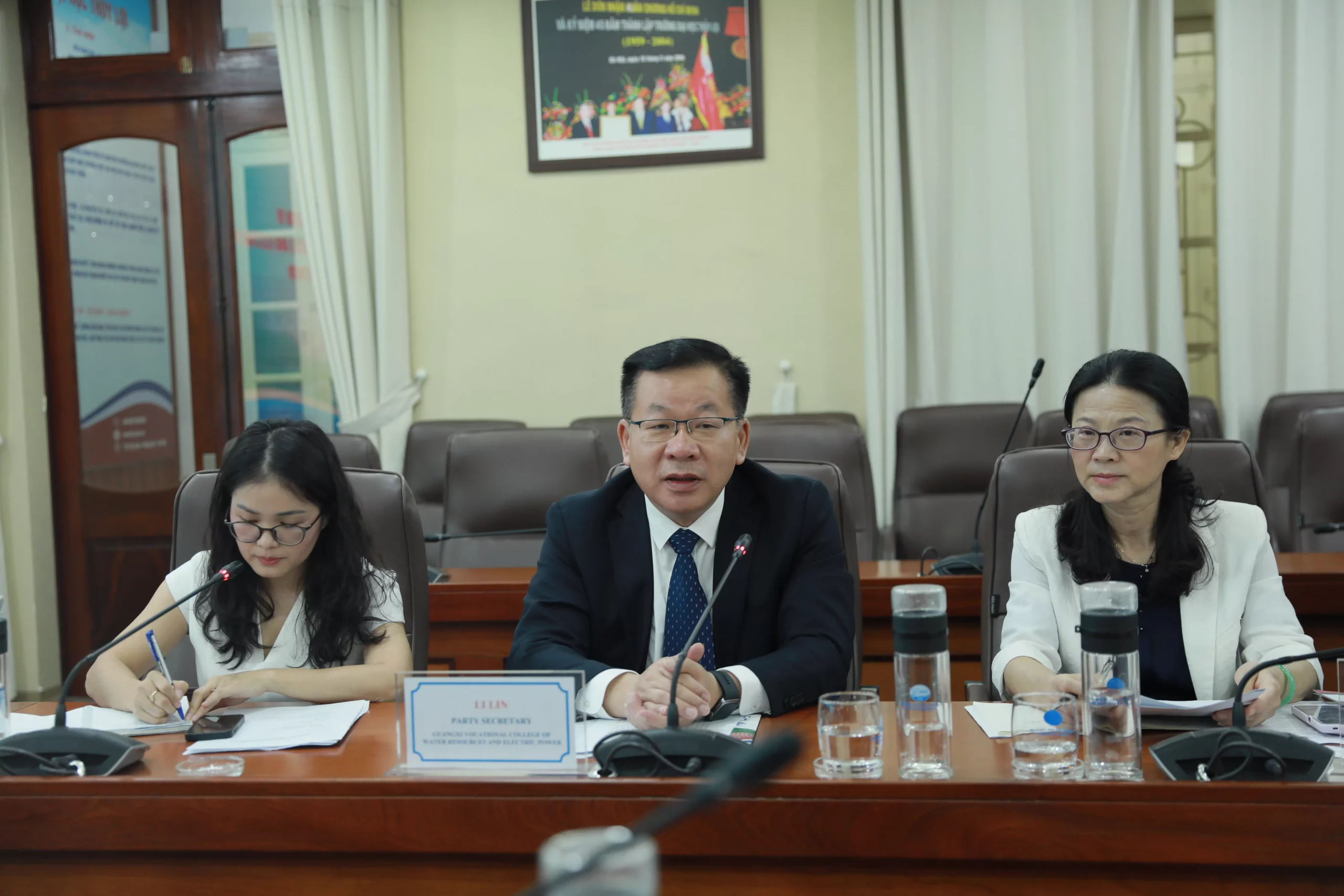 Mở rộng hợp tác với Trường Cao đẳng nghề Thủy lợi Thủy điện Quảng Tây (Trung Quốc)