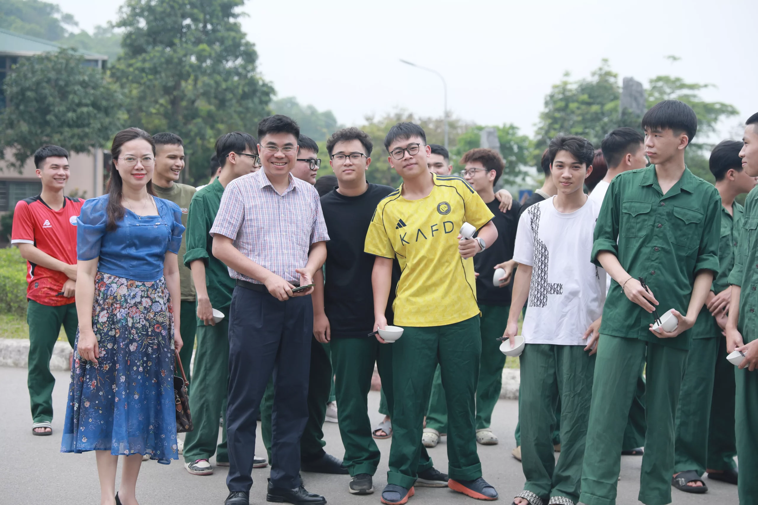 Trường Đại học Thủy lợi thăm, động viên sinh viên K67 học tập tại Trung tâm Giáo dục quốc phòng và an ninh